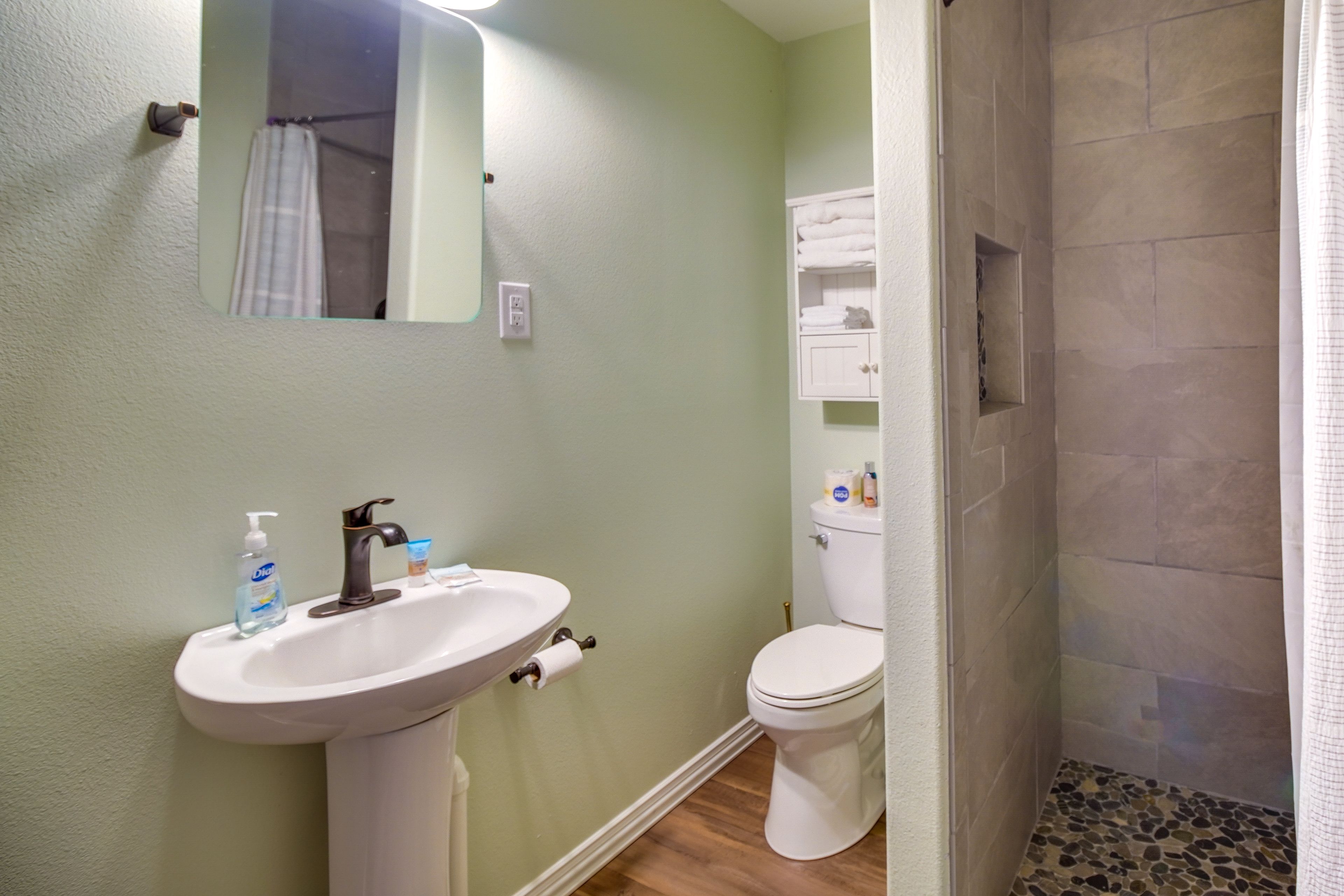 Bathroom | Complimentary Toiletries | Towels Provided