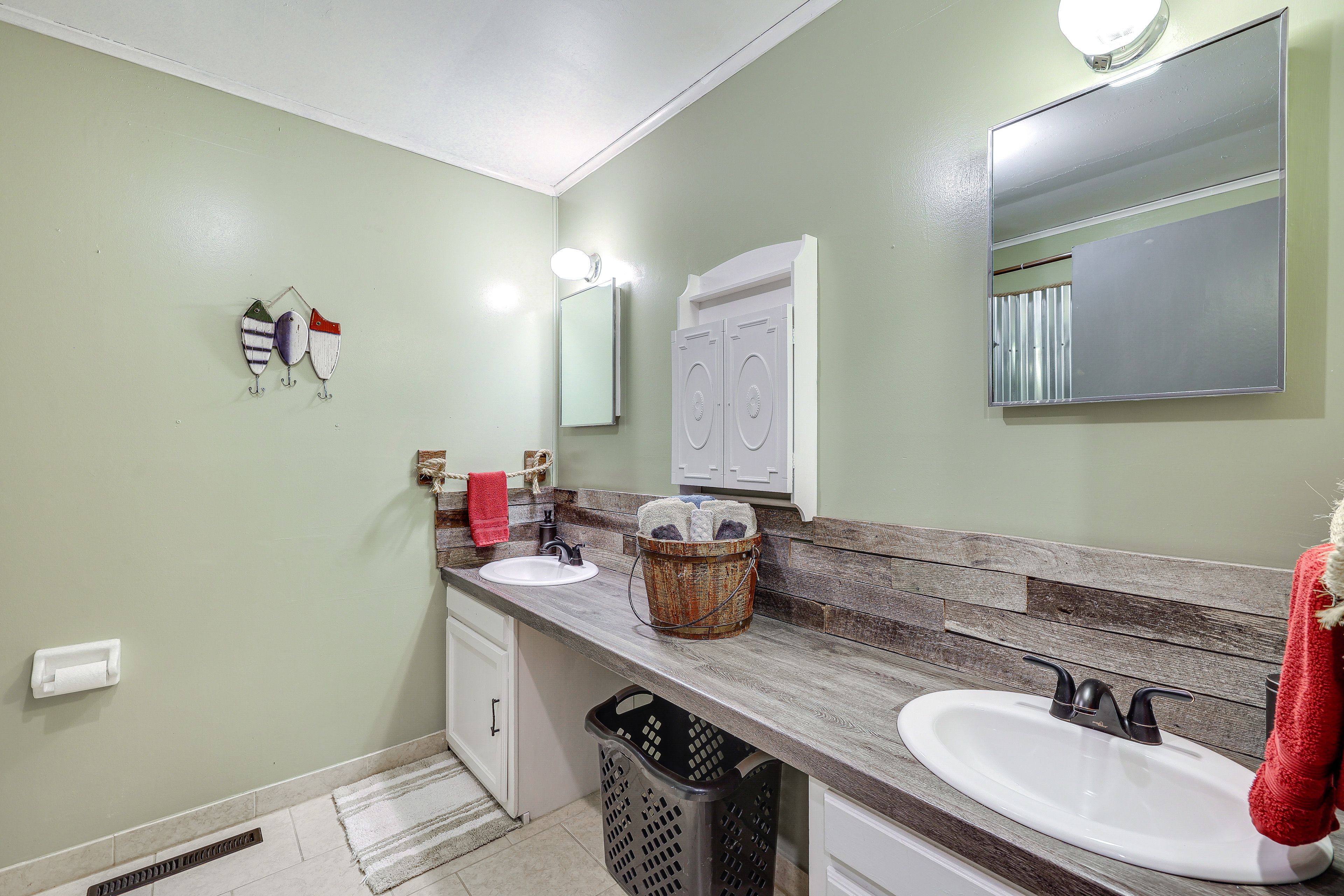 Full Bathroom
