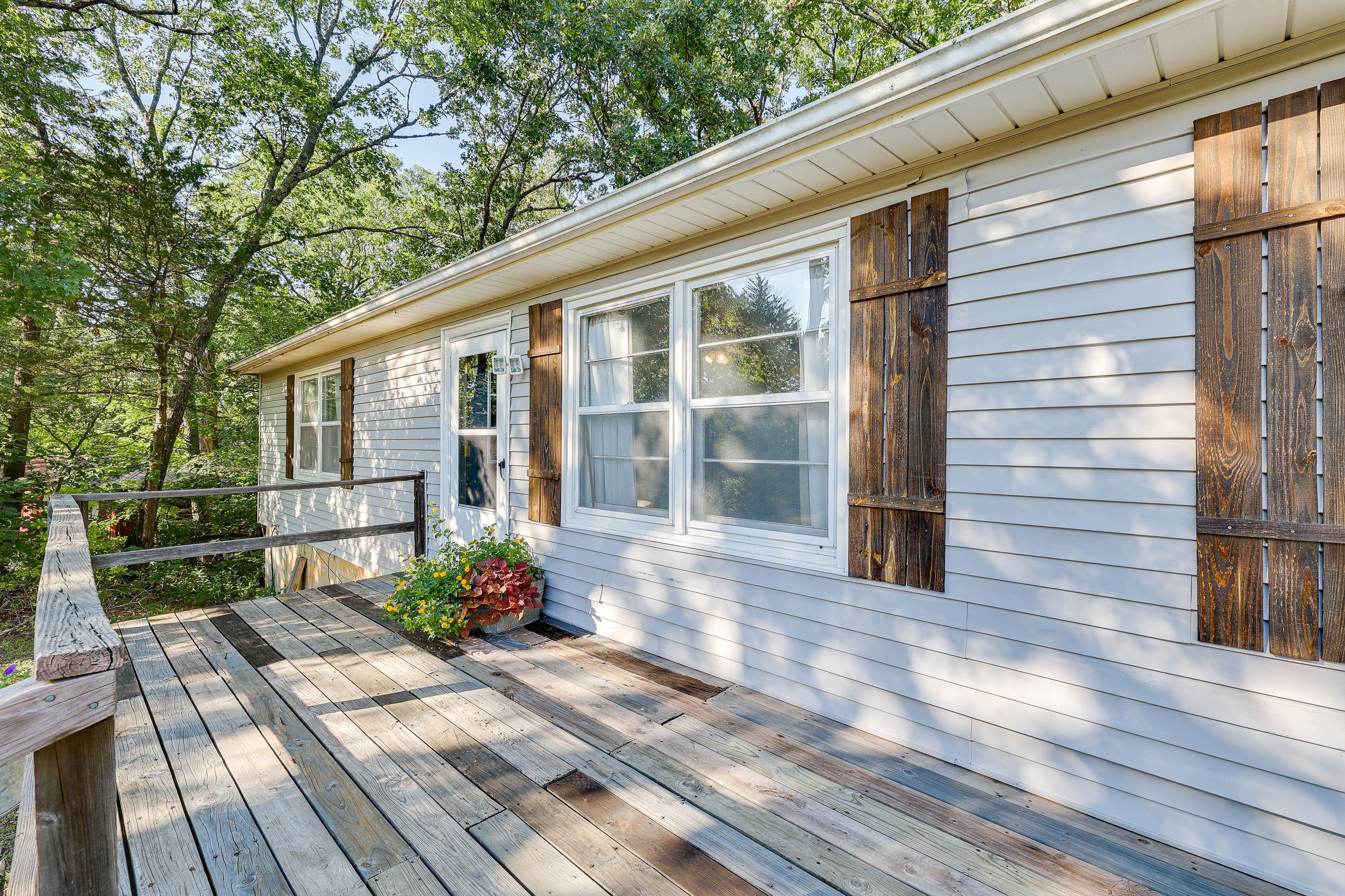 House Exterior | Deck | Gas Grill