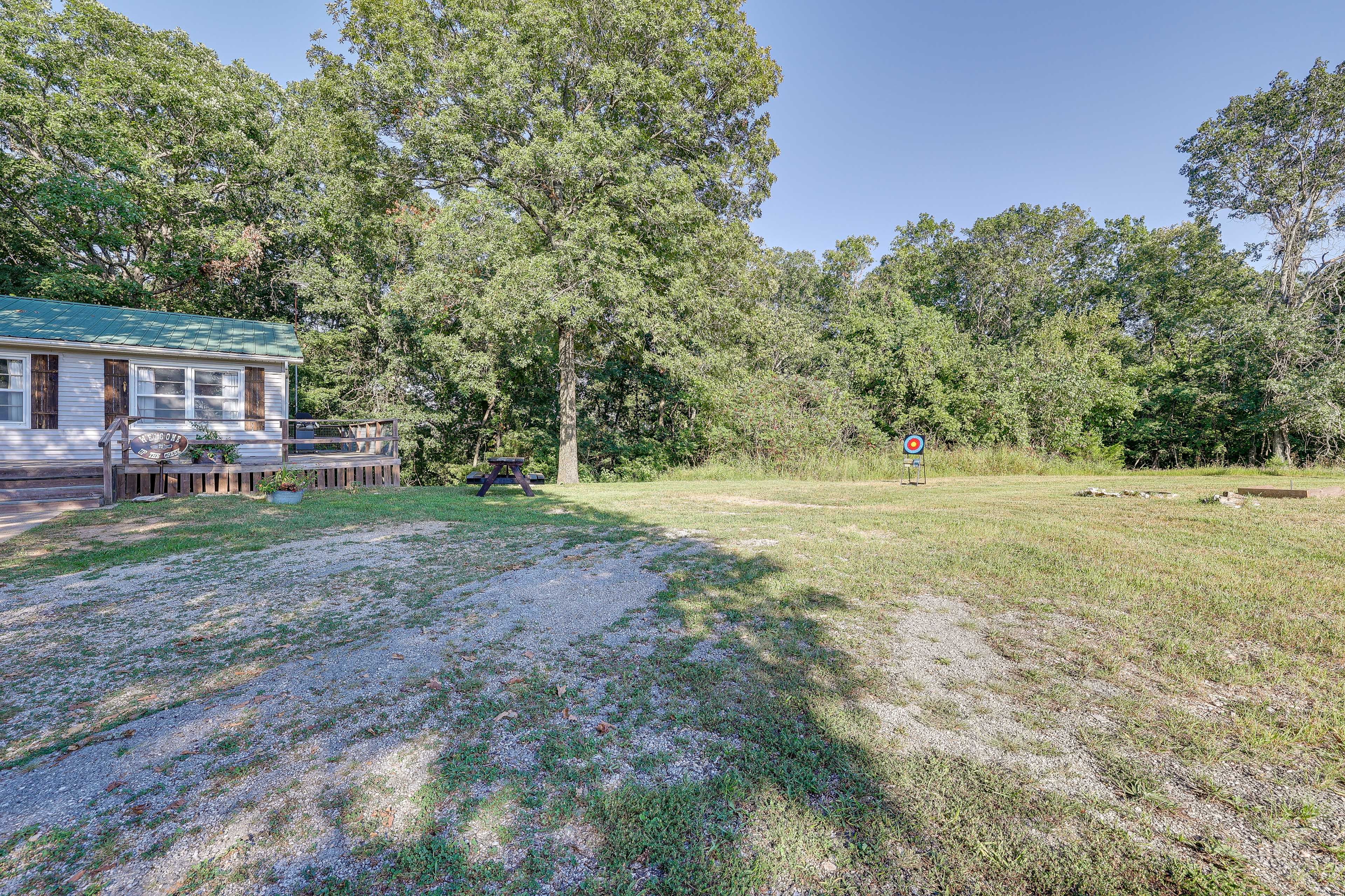 House Exterior | Horseshoes | Cornhole | Volleyball/Badminton Net