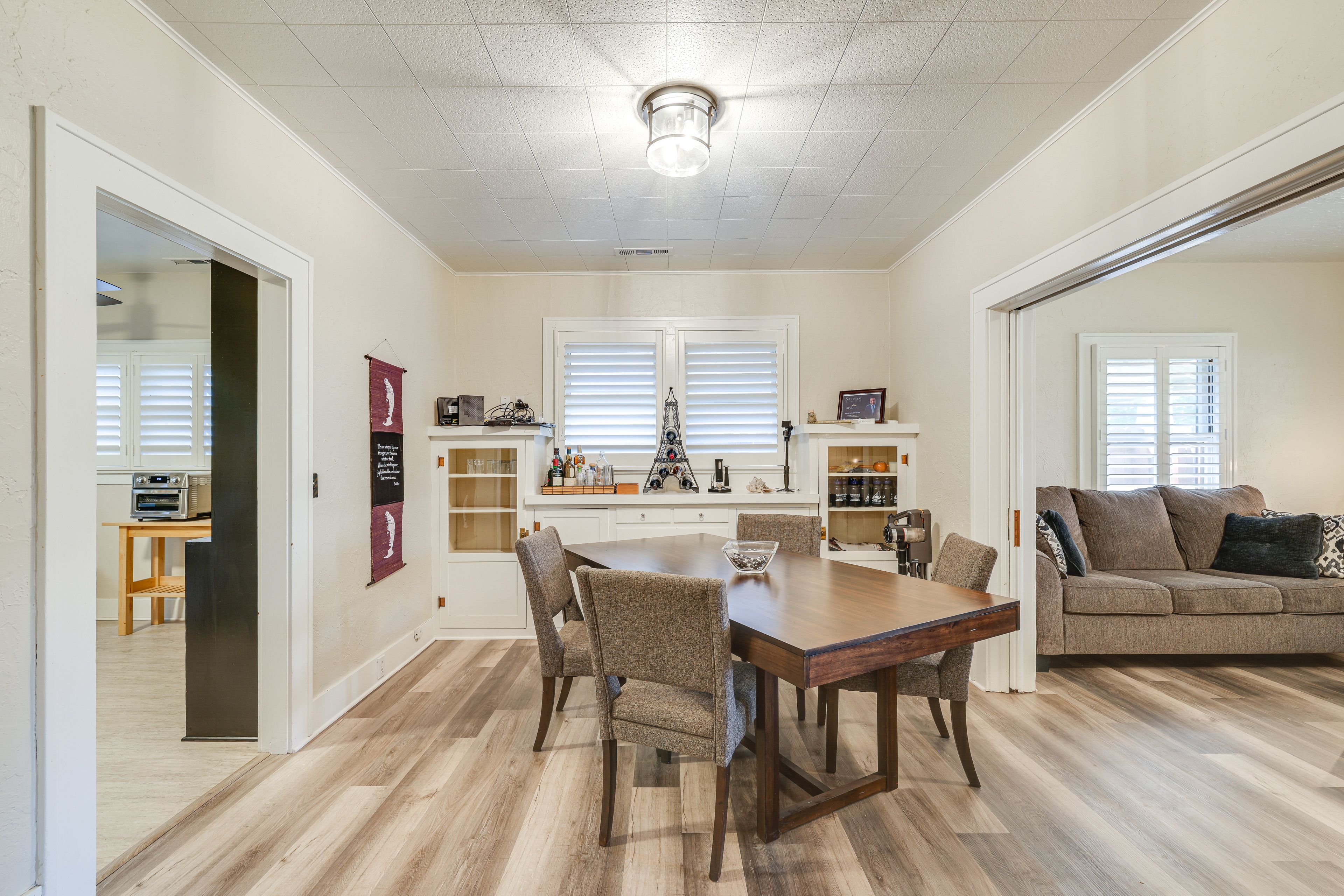 Dining Room | Dishware & Flatware Provided