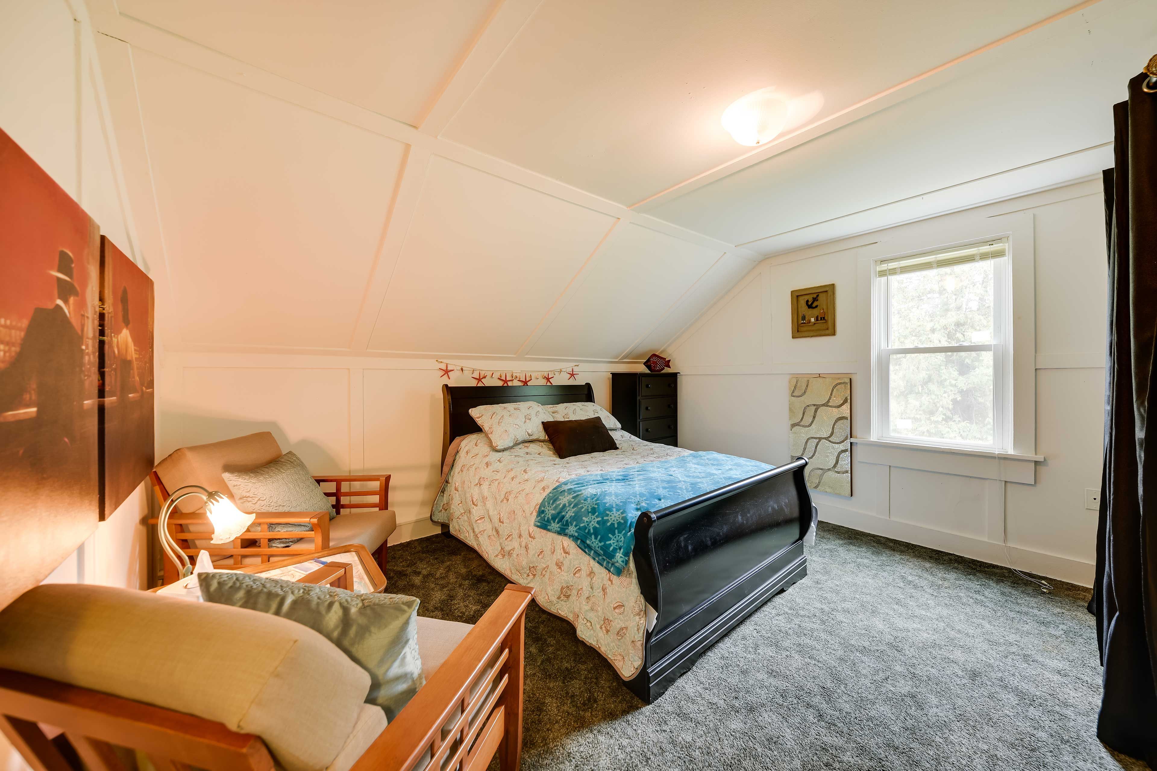 Bedroom 1 | 2nd Floor | Full Bed | Linens Provided