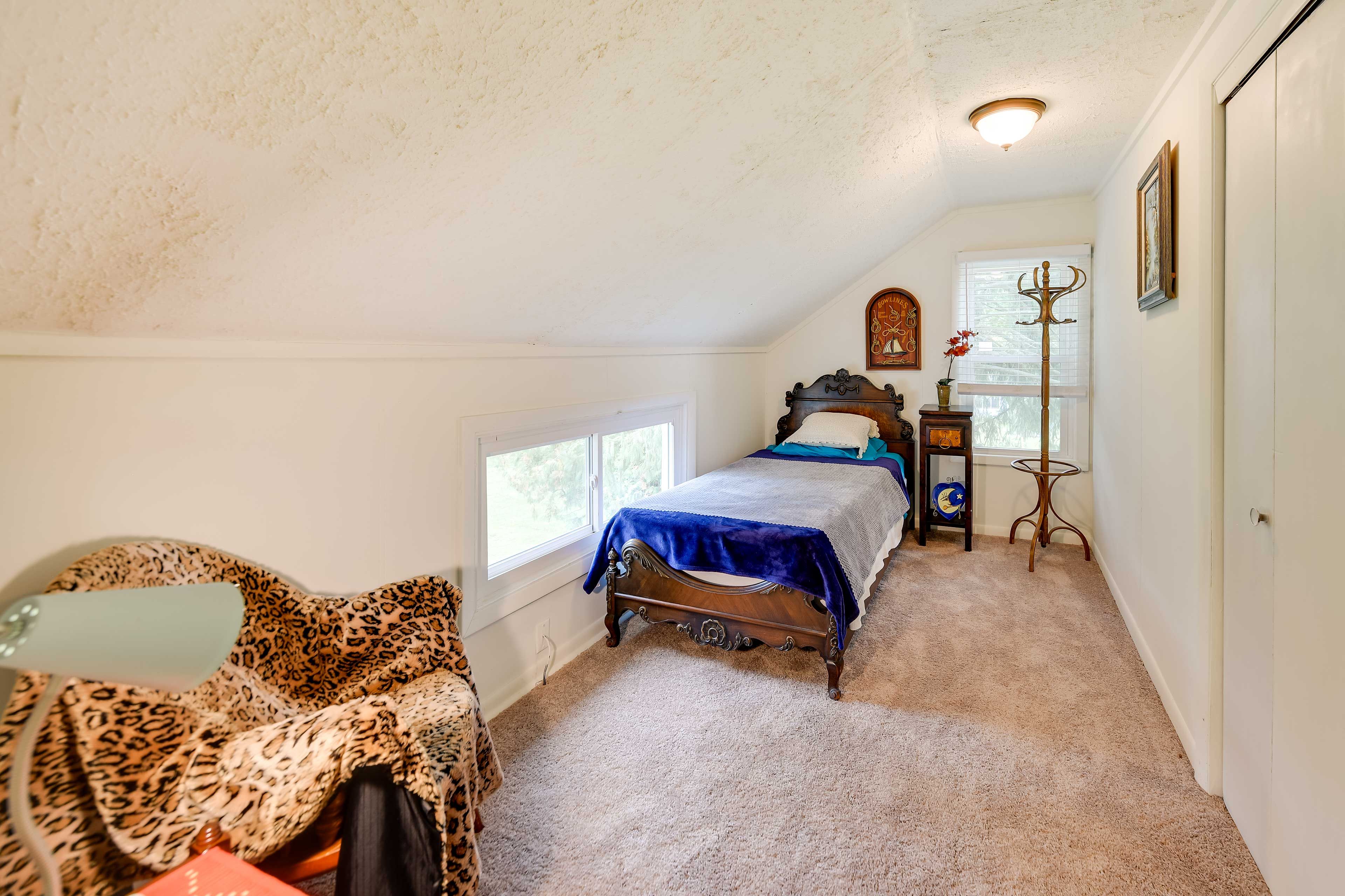 Bedroom 3 | 2nd Floor | Twin Bed