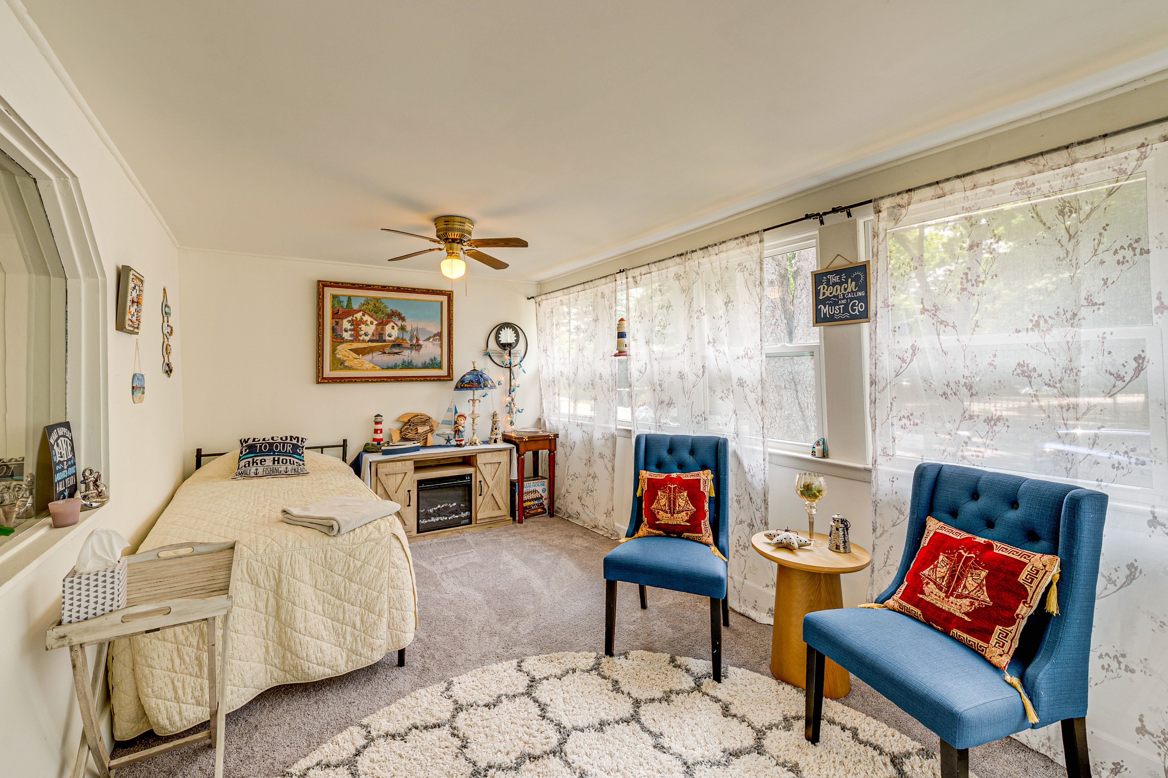 Sunroom | 1st Floor | 2 XL Twin Beds | Board Games