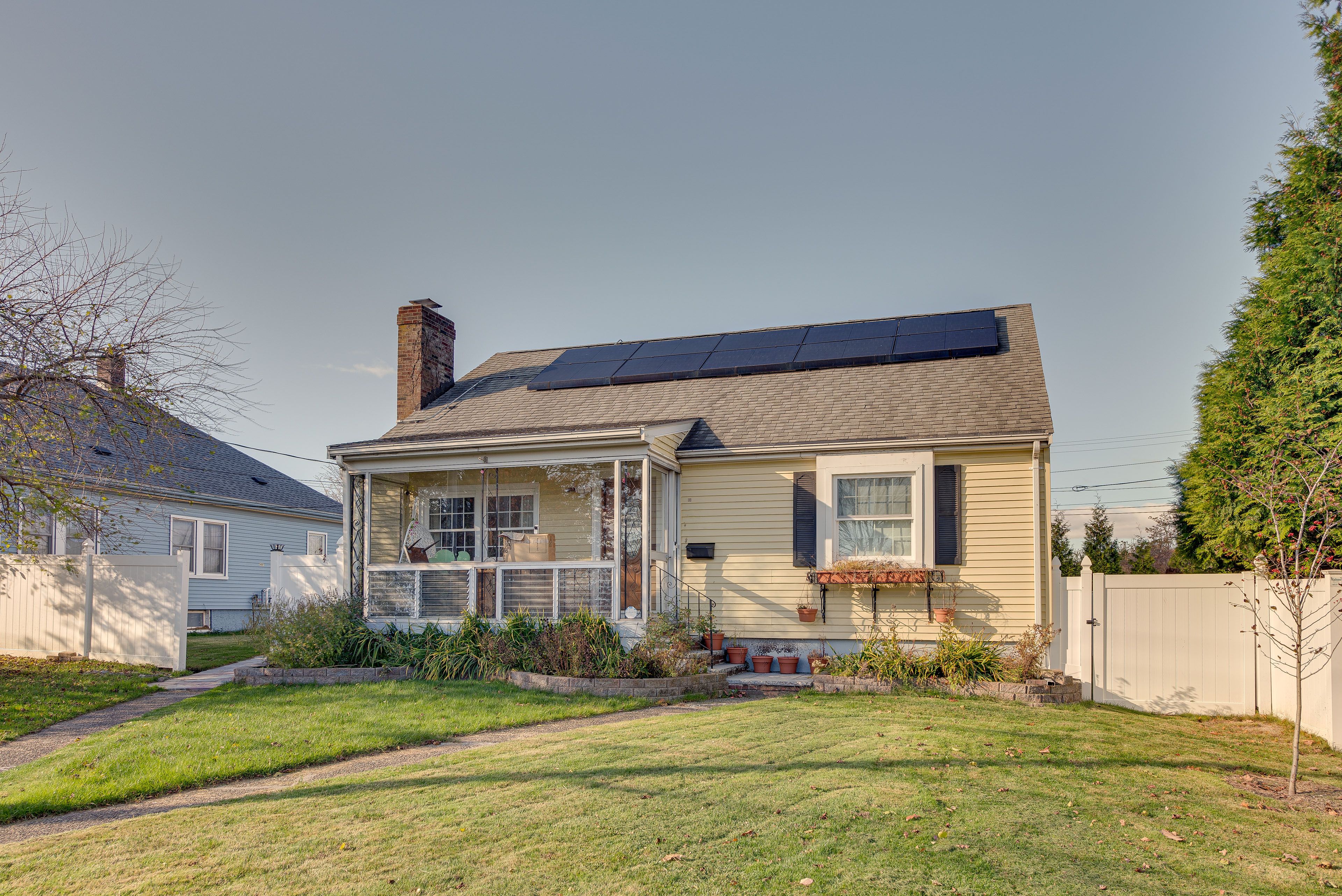 Property Exterior | Free Street Parking