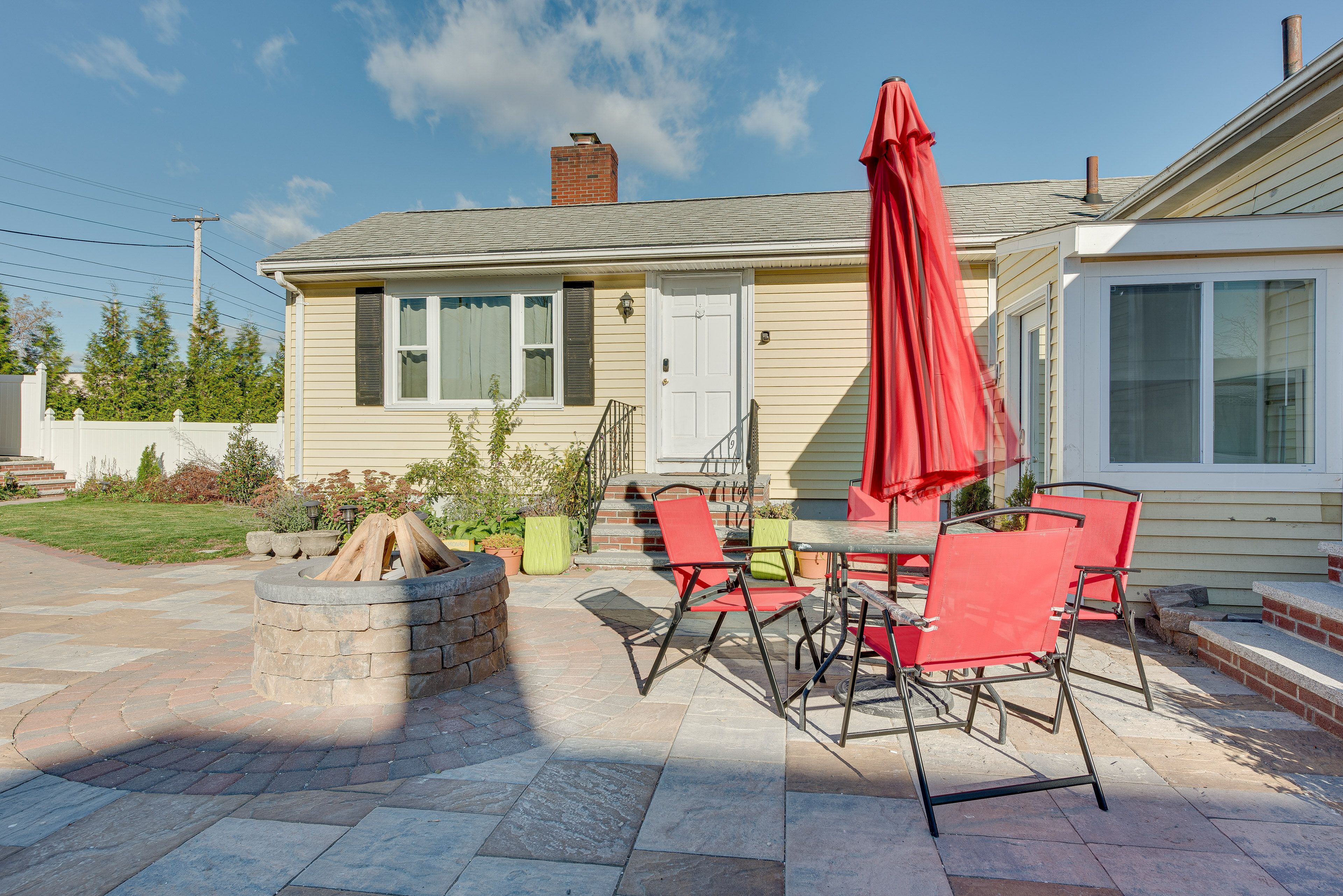 Shared Outdoor Space | Furnished Patio | Fire Pit | Backyard