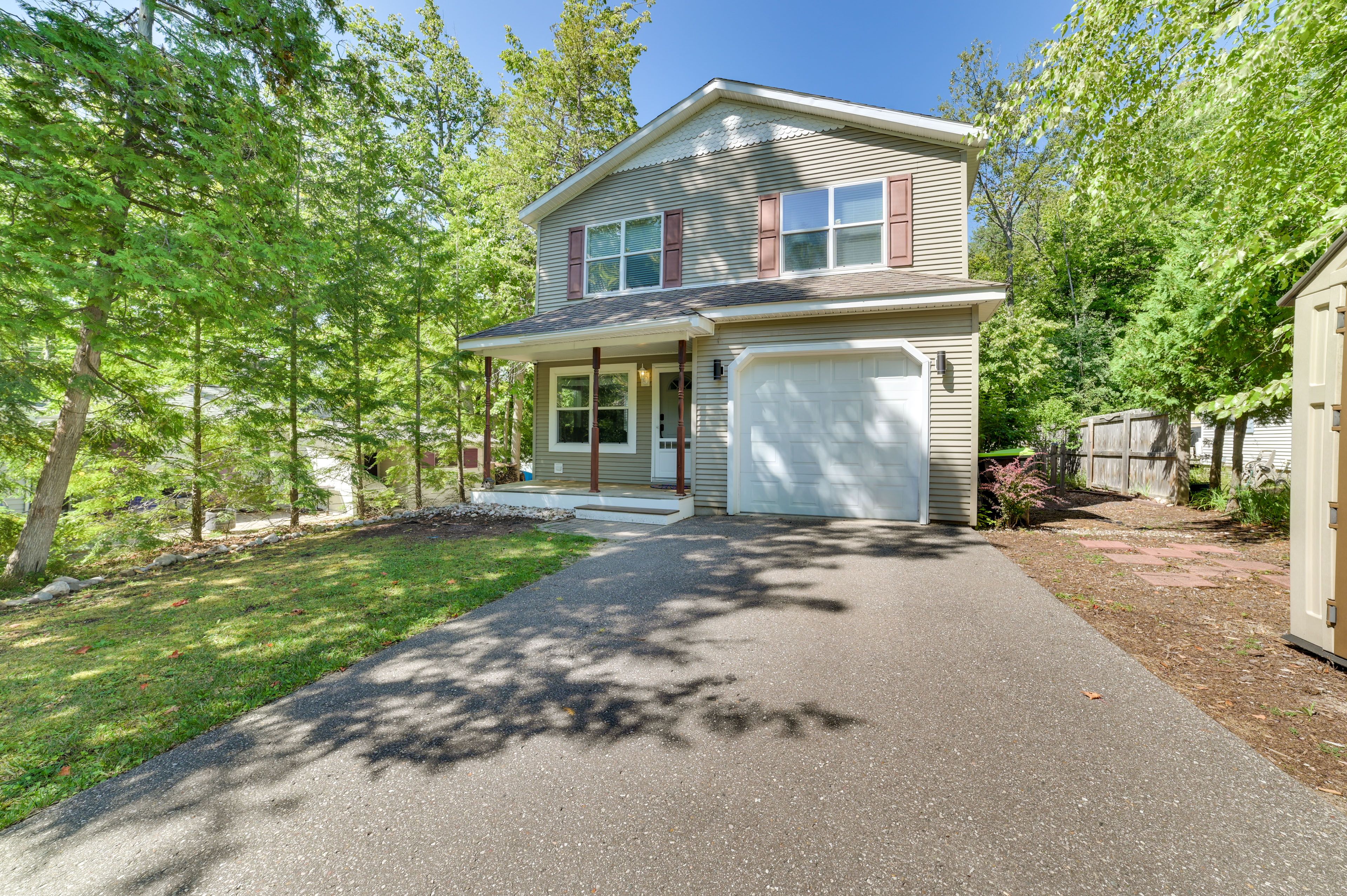 Parking | Driveway (2 Vehicles) | No Garage Access