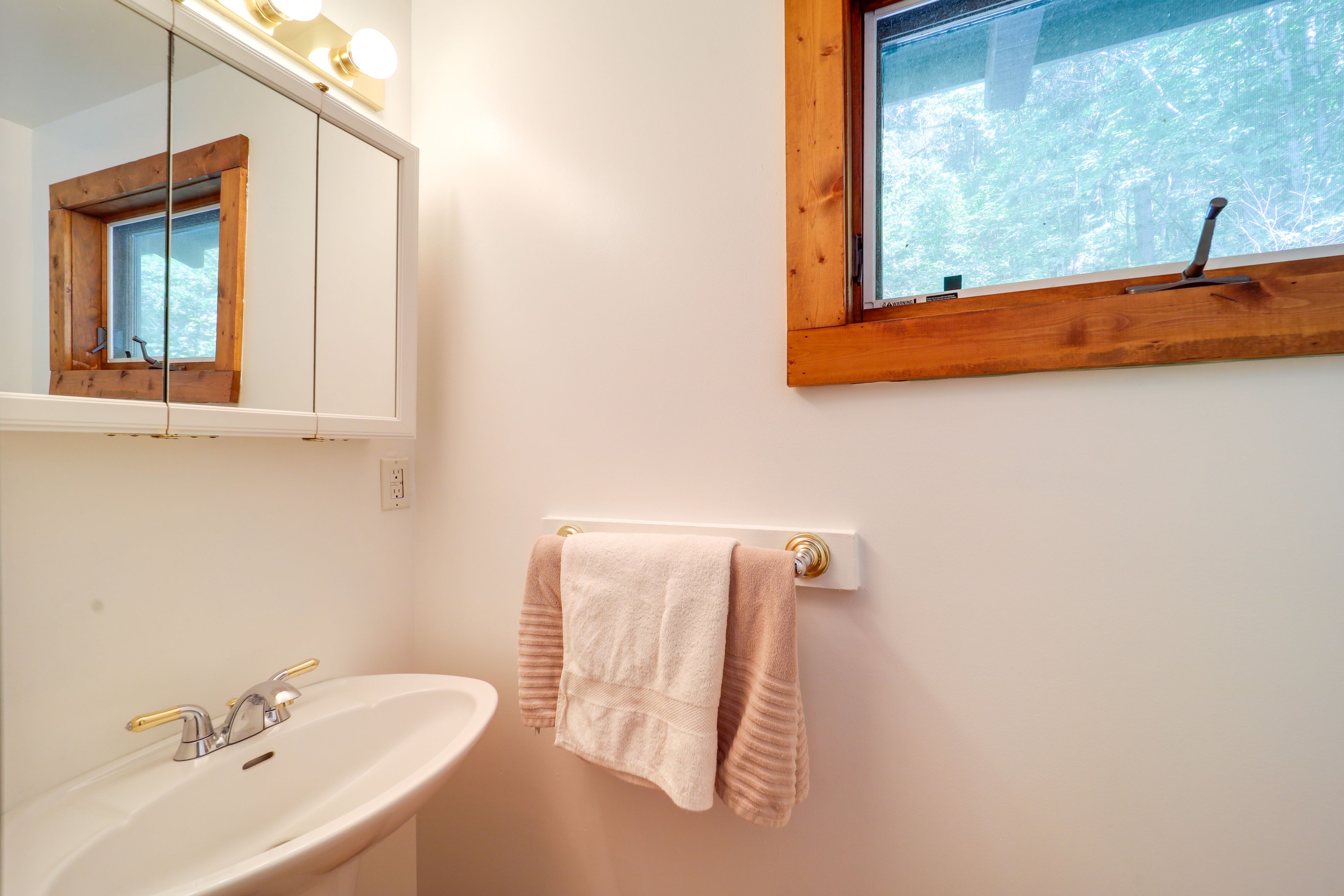 Half Bathroom | Towels Provided | Complimentary Toiletries