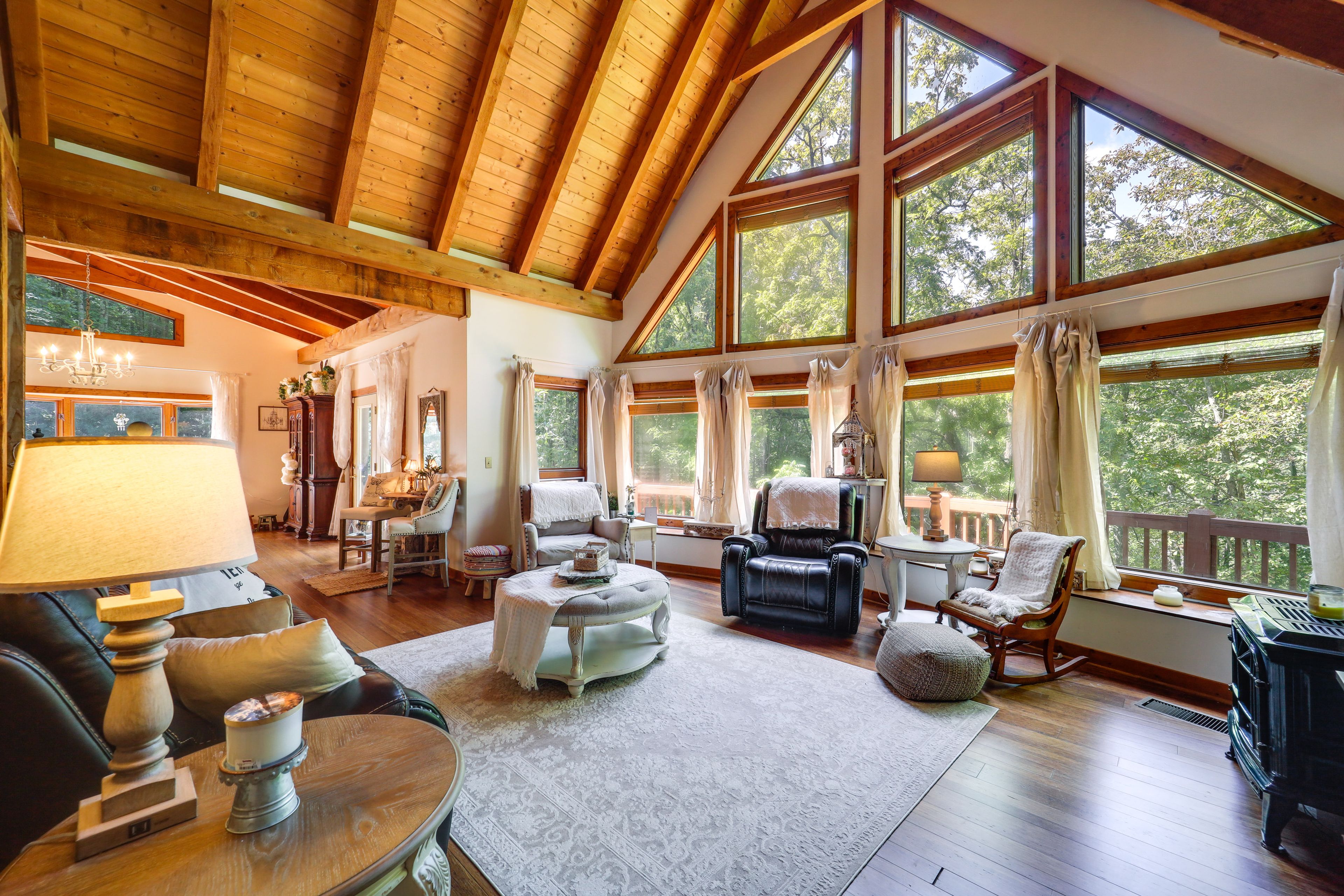 Living Room 1 | Smart TV | WiFi | Board Games | Books