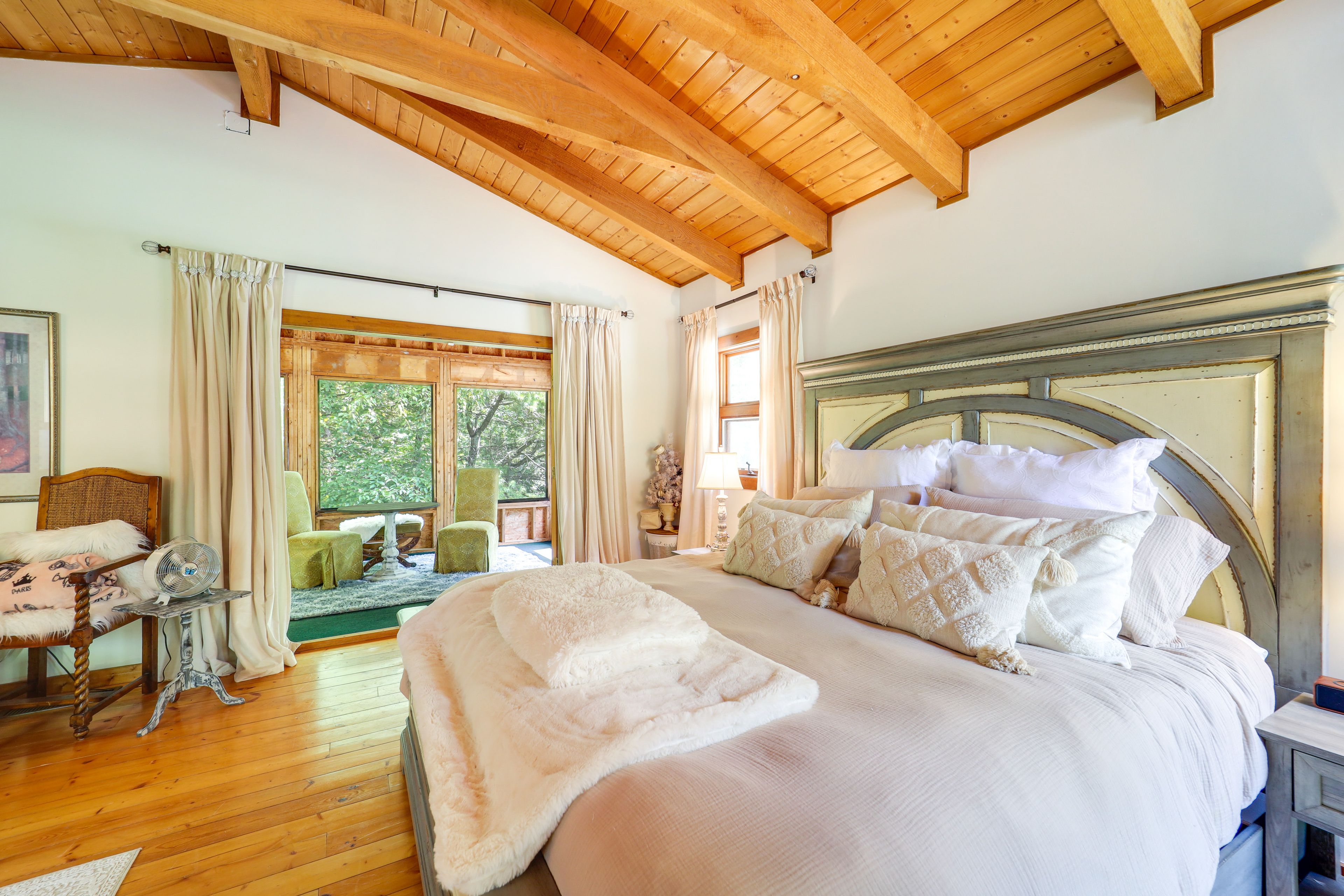 Bedroom 1 (Loft) | King Bed | Sunroom | En-Suite Bathroom