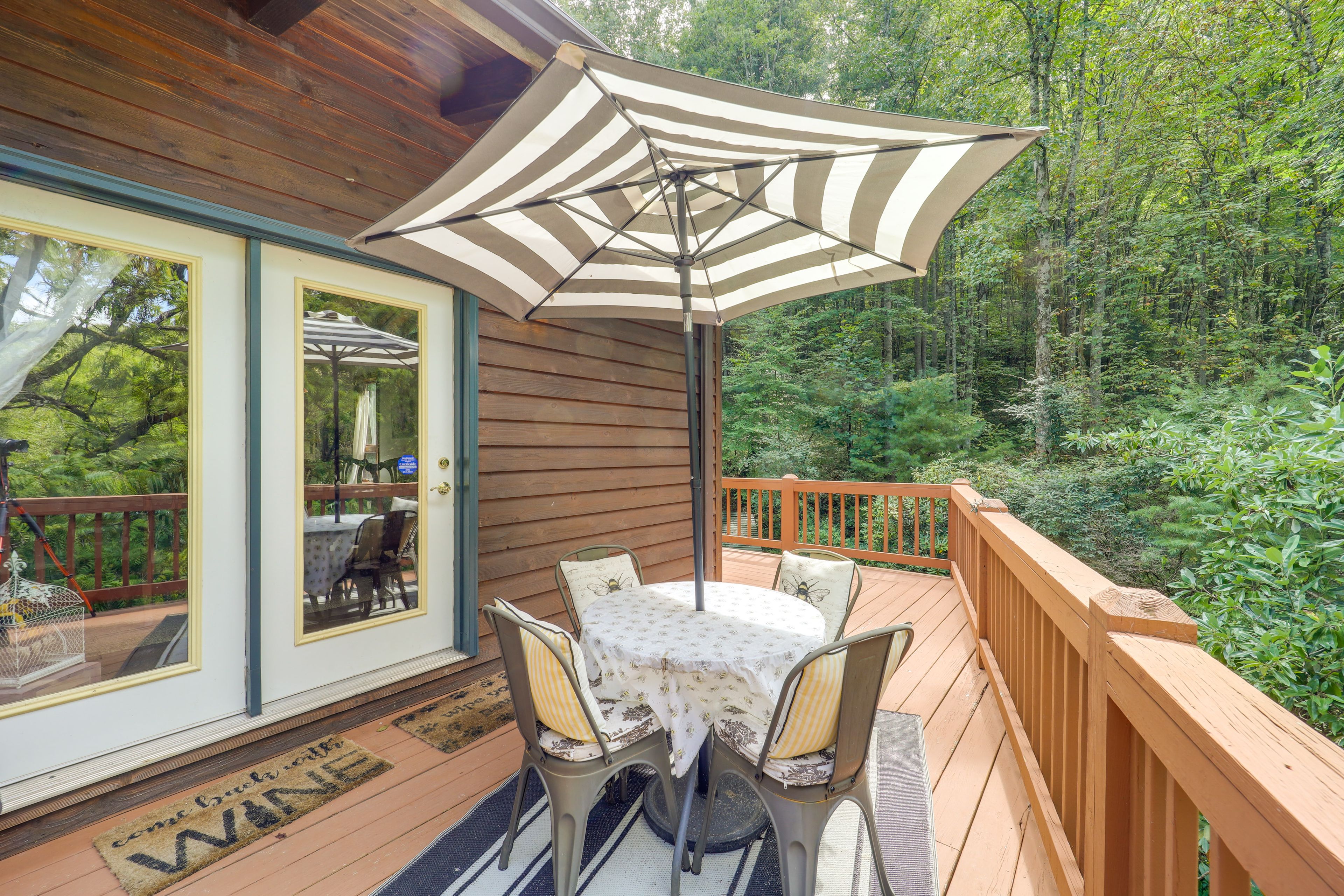 Deck | Grill | Dining Table | Fire Table