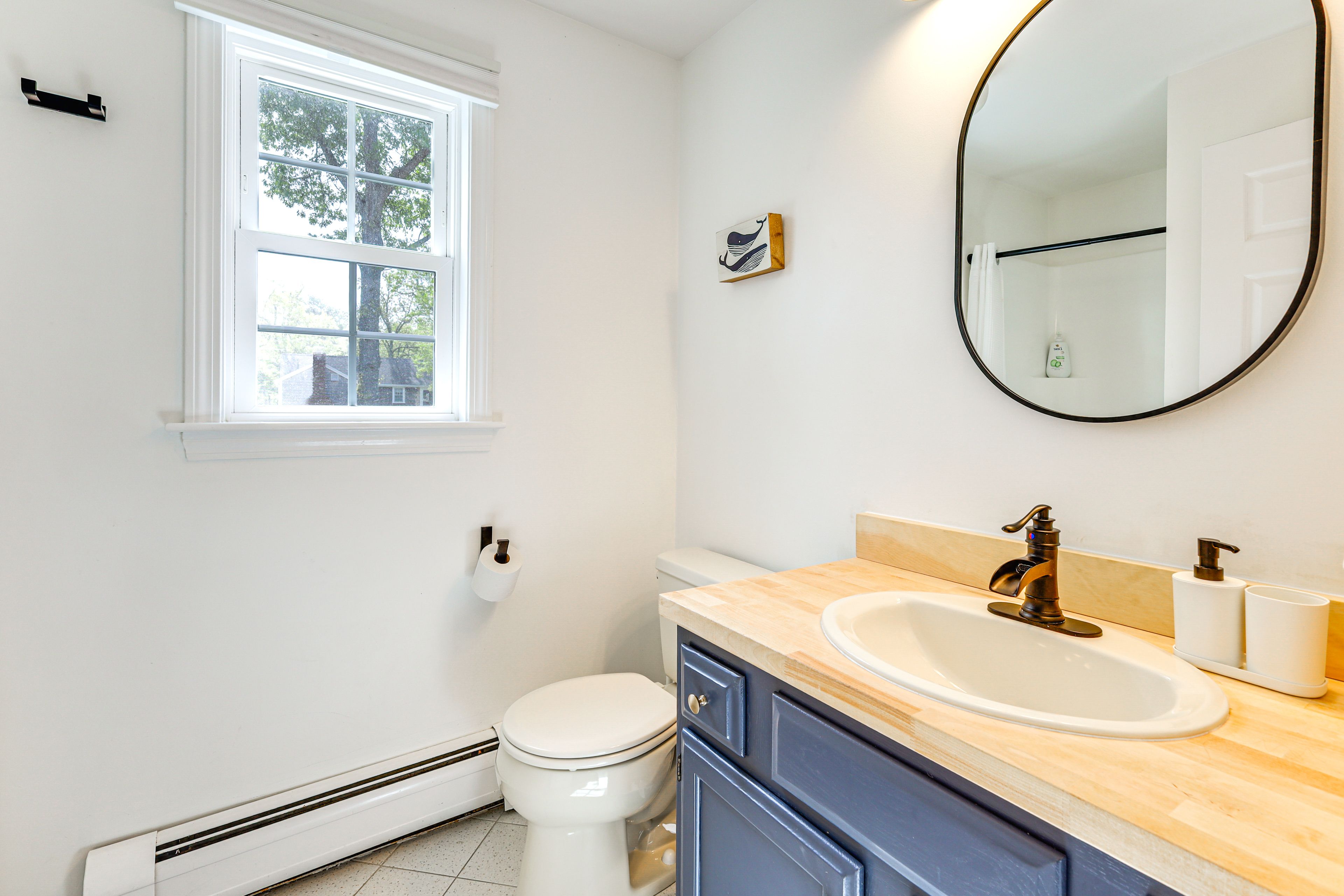 Full Bathroom | 1st Floor