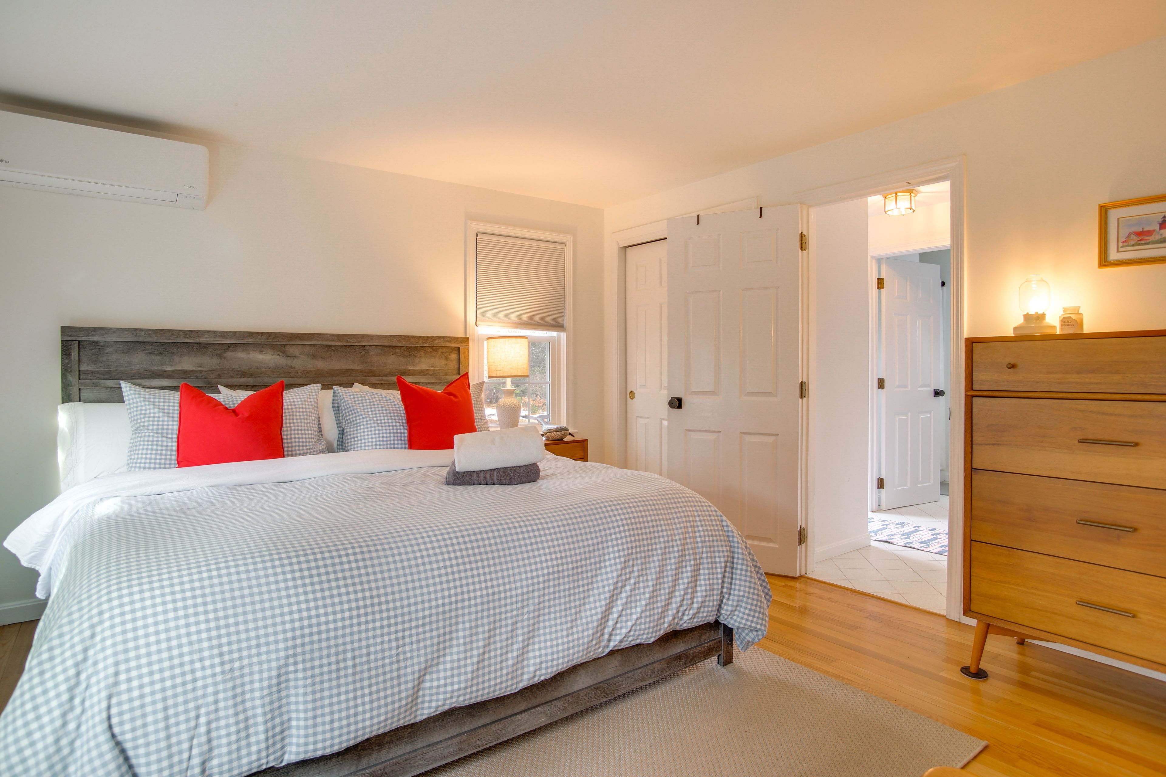 Bedroom 3 | King Bed | 1st Floor