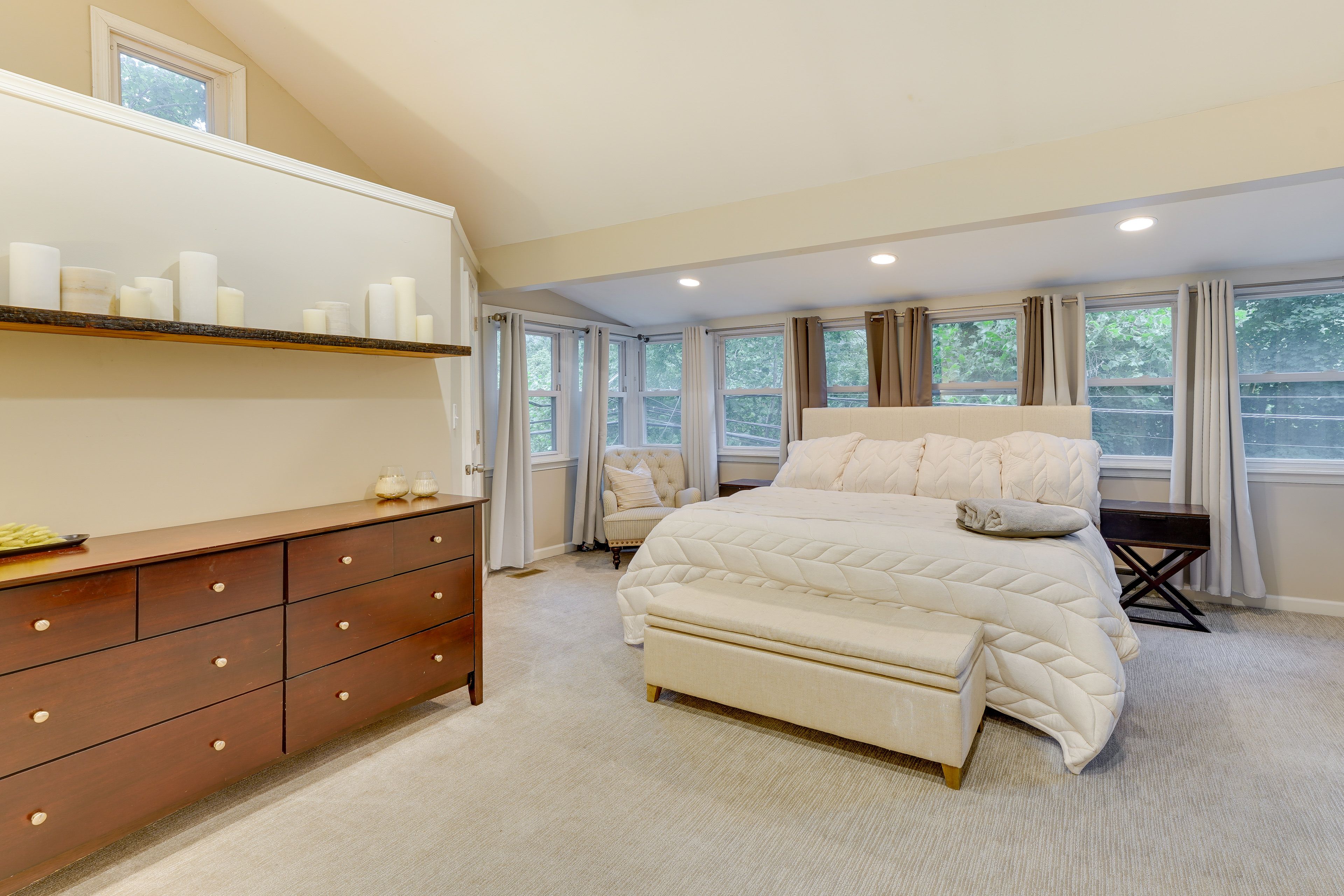 Bedroom 1 | King Bed | Linens Provided | En-Suite Bathroom