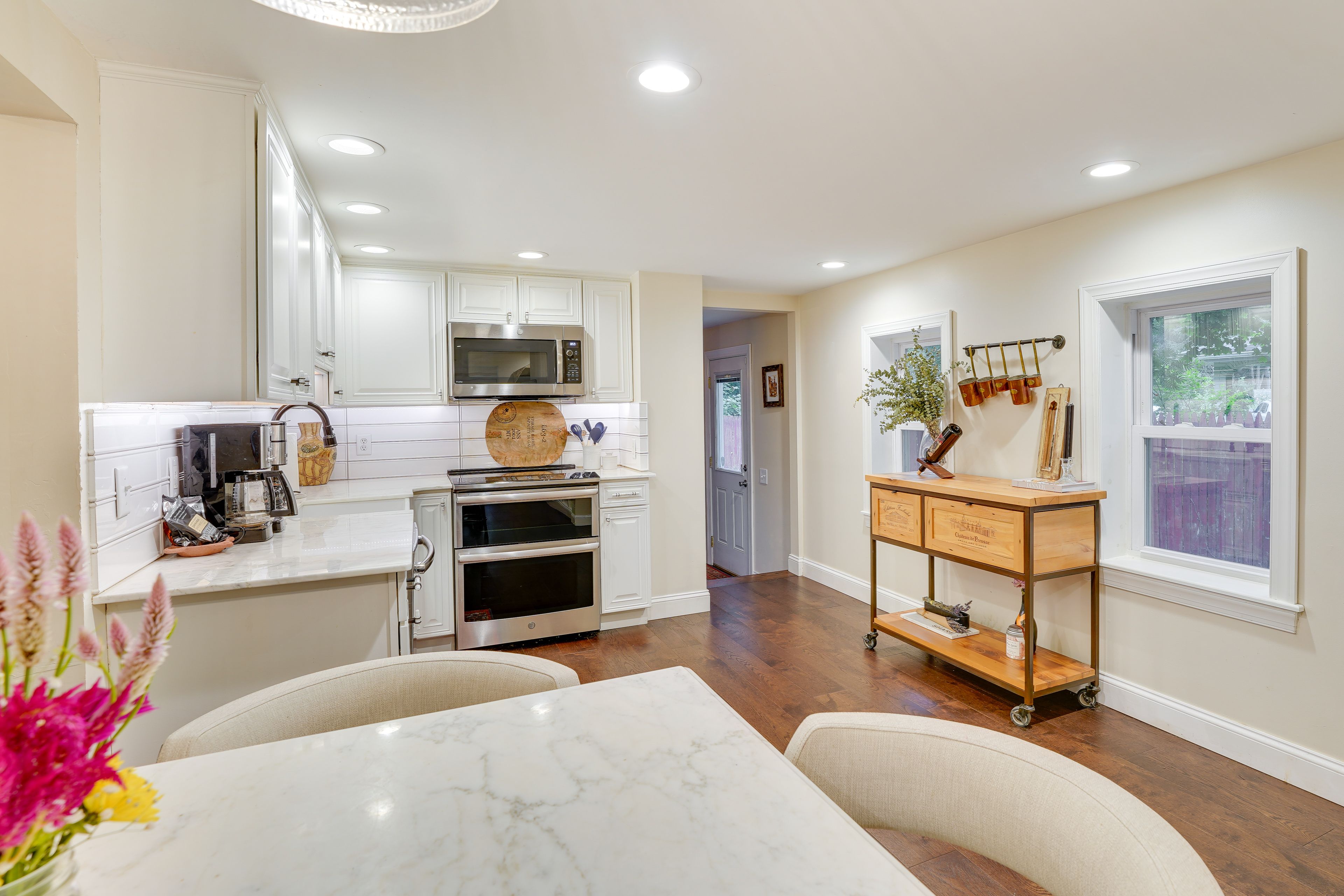 Kitchen | Cooking Basics | Coffee Maker | Paper Towels/Trash Bags Provided