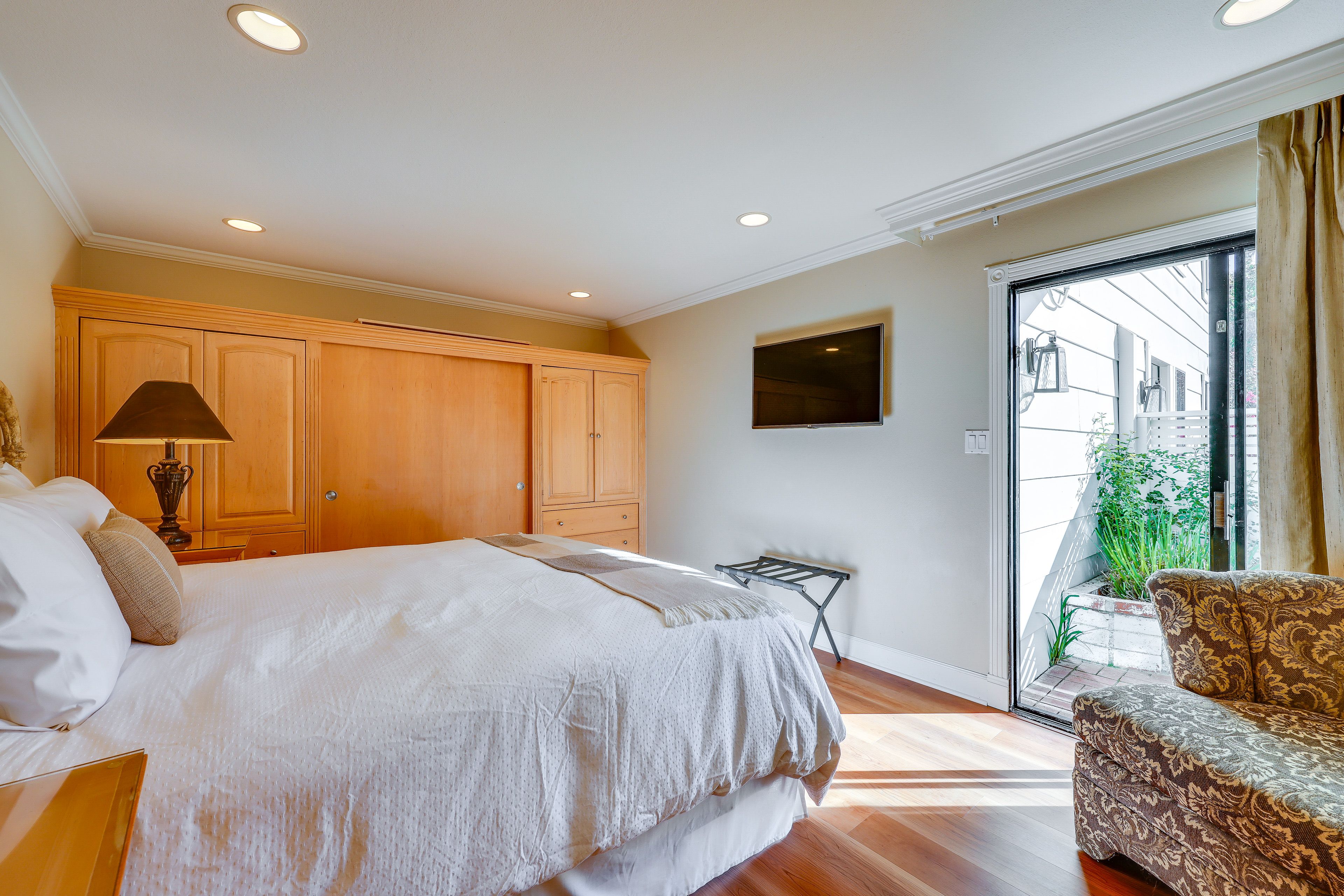 Bedroom | California King Bed | Linens Provided | Smart TV
