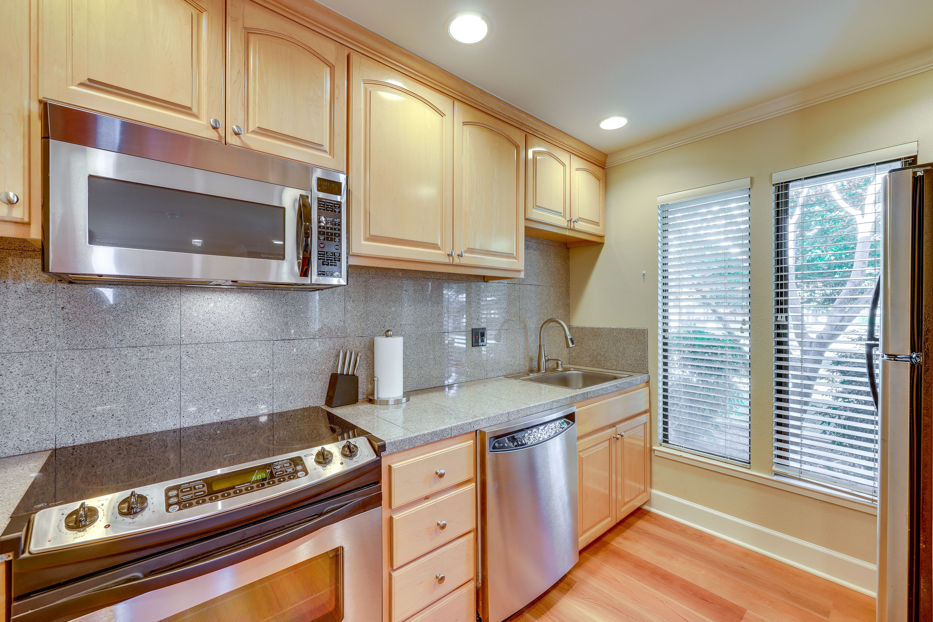 Kitchen | Cooking Basics | Coffee Maker | Paper Towels/Trash Bags Provided