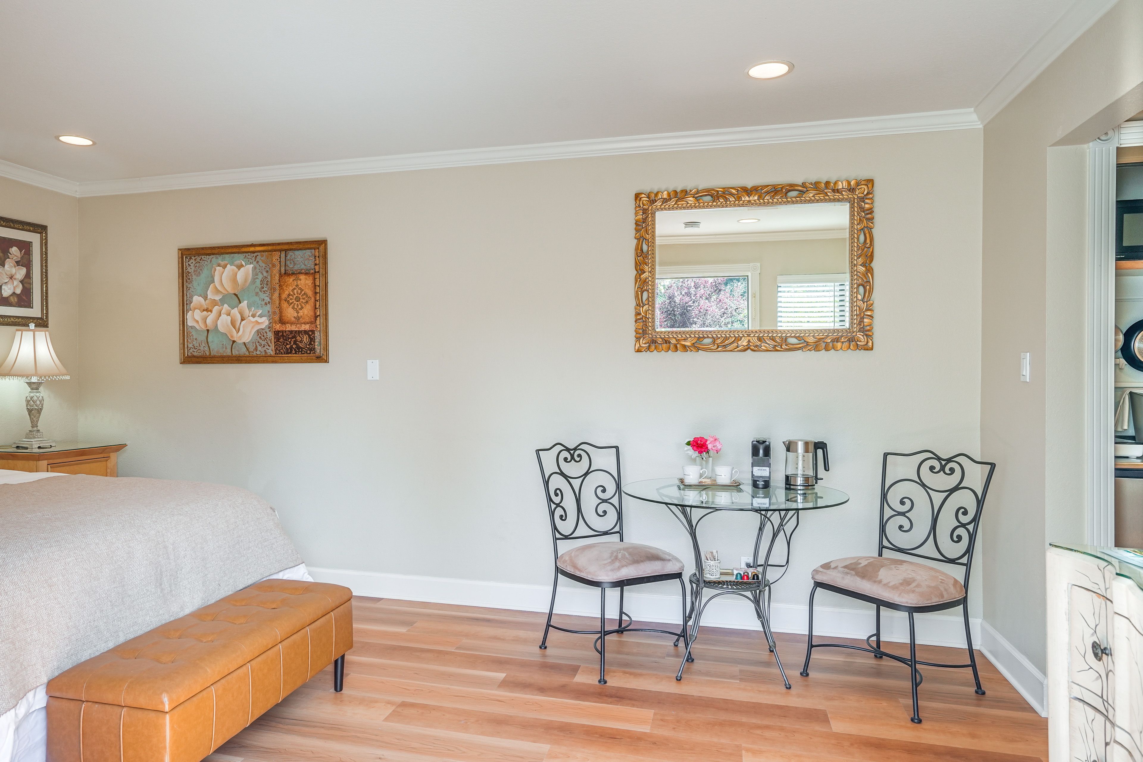 Studio | Dining Area