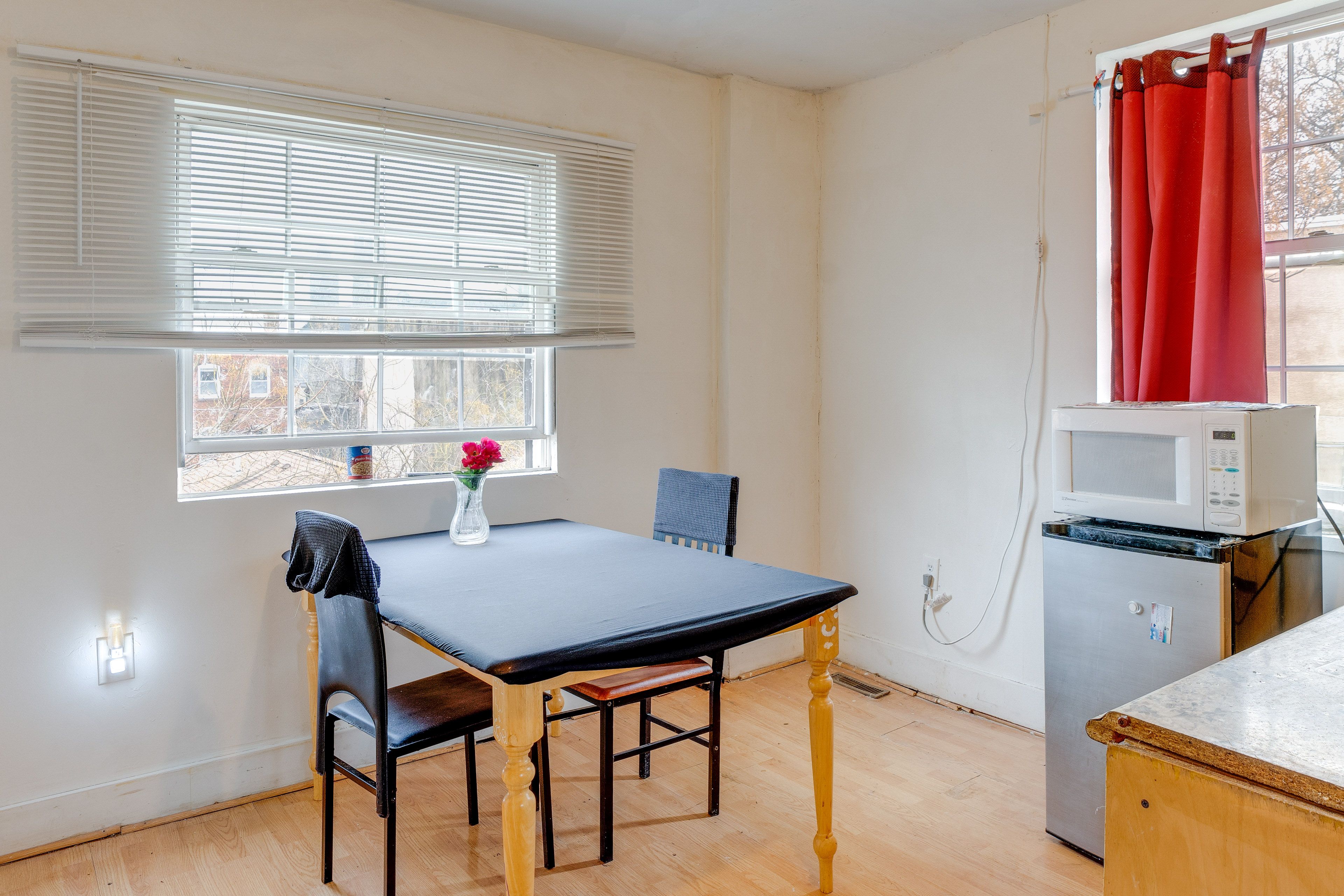 Philadelphia Vacation Rental | 2BR | 1.5BA | 1,000 Sq Ft | Stairs Required