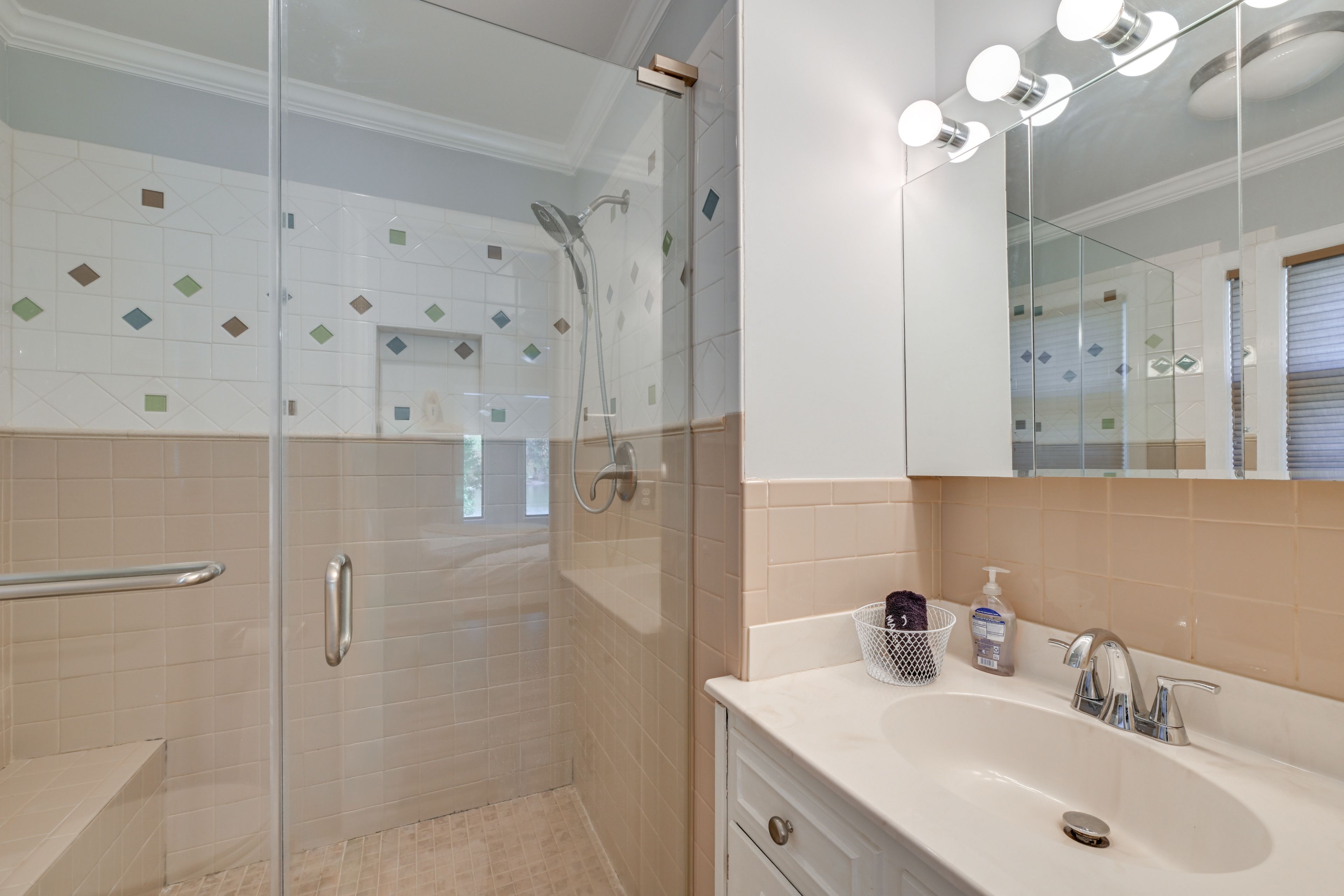 En-Suite Bathroom | Main Level