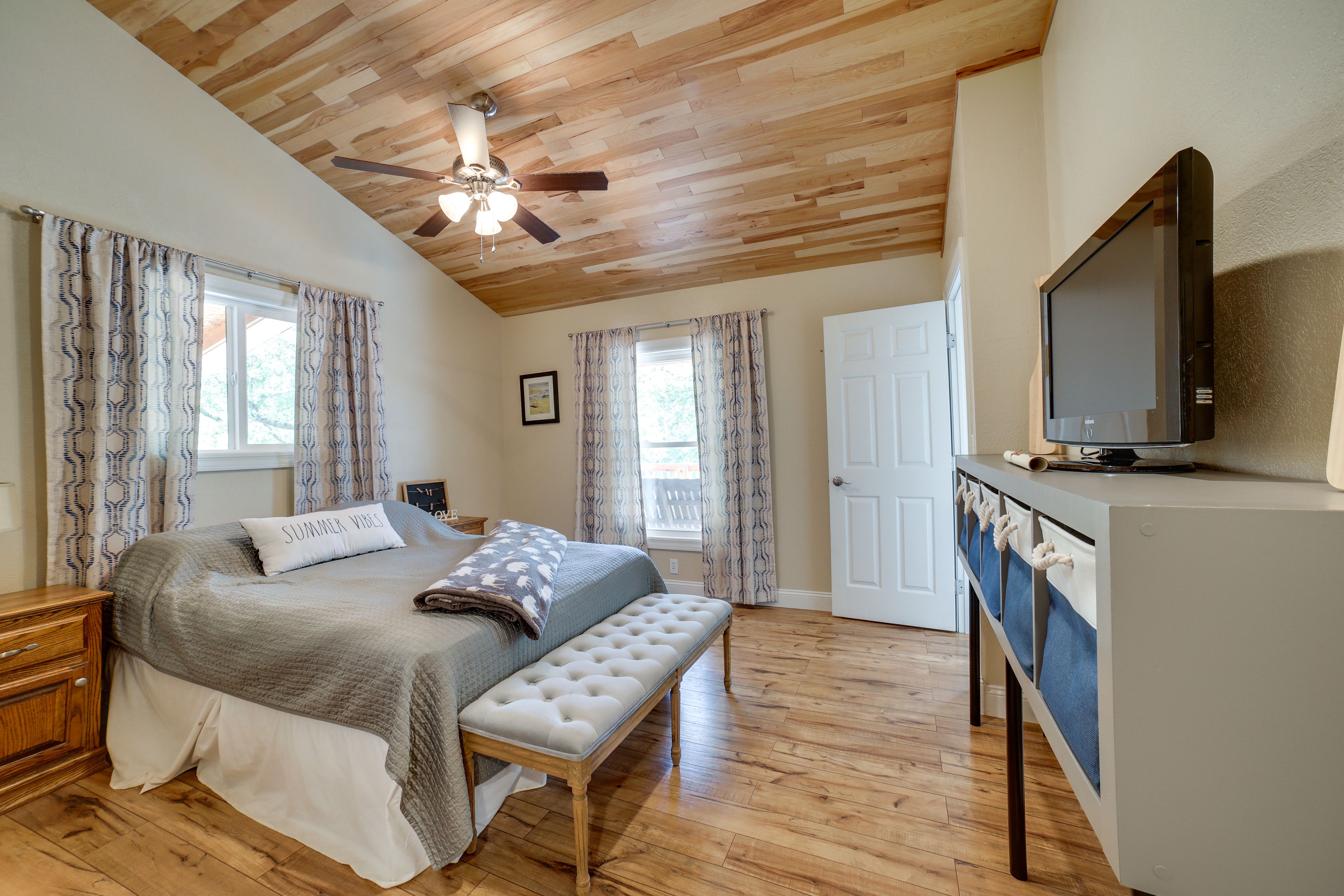 Bedroom 1 | Queen Bed | Linens Provided | Main Floor