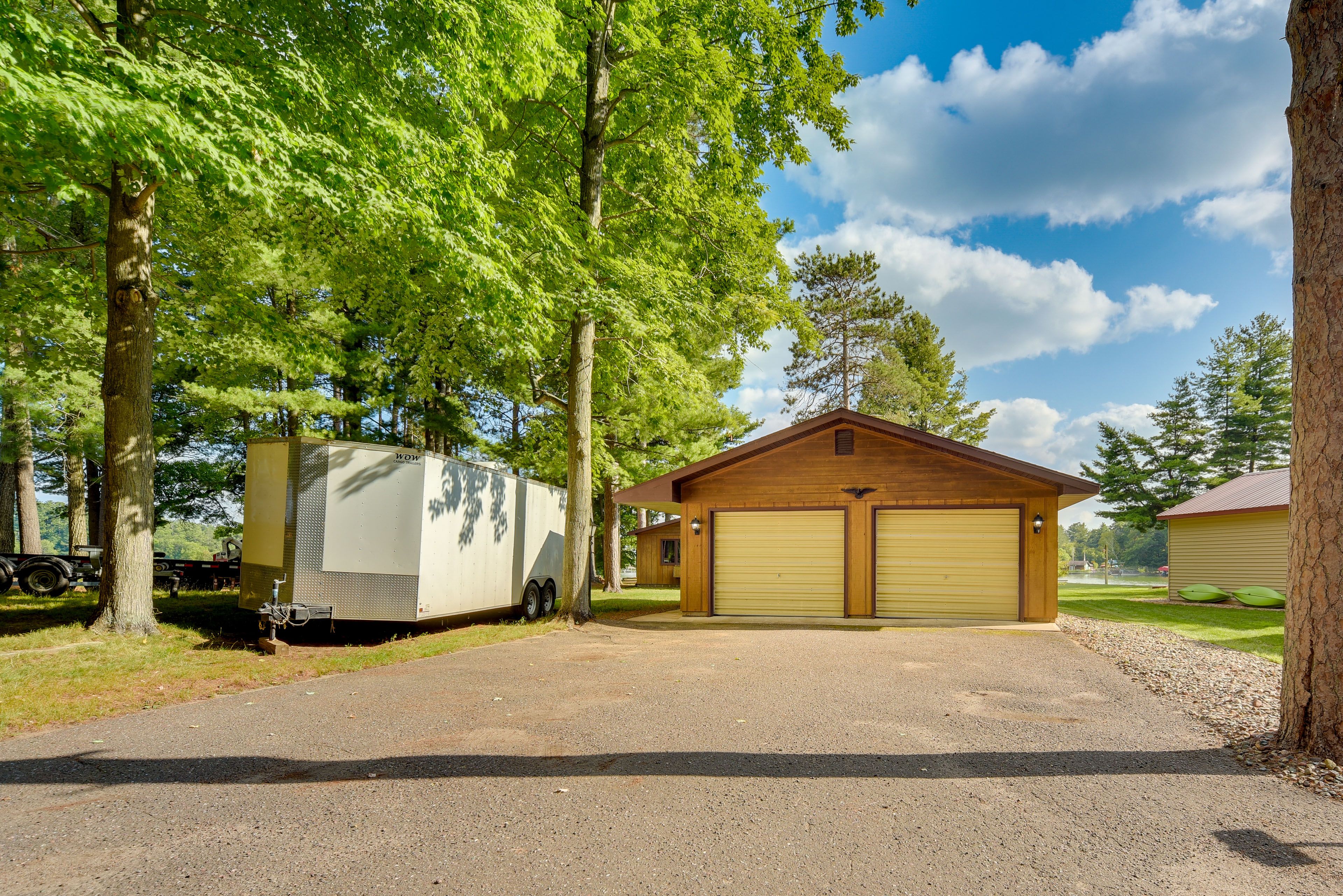 Parking | Driveway (3 Vehicles) | Trailer Parking On-Site