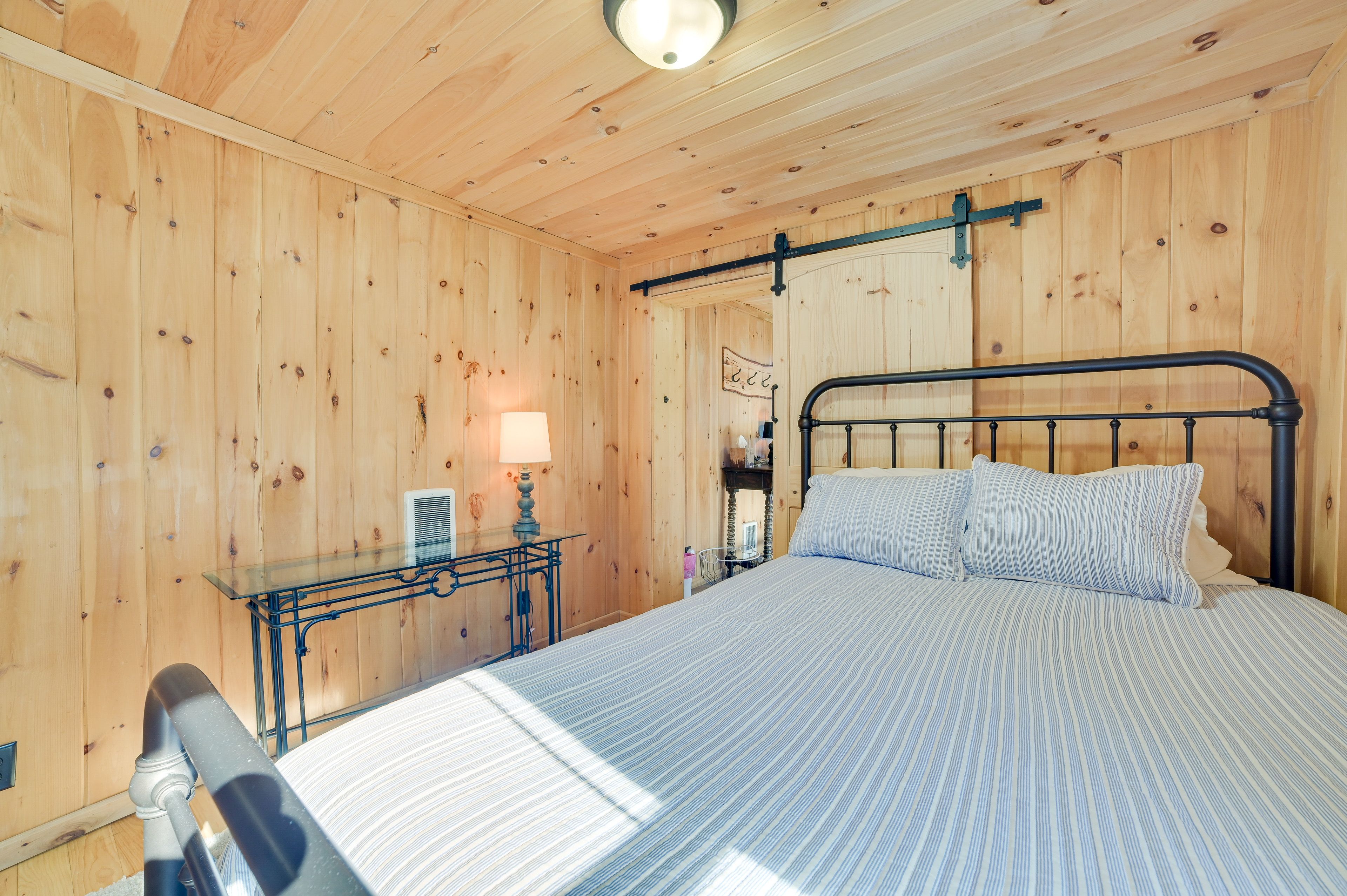 Bedroom Suite | Queen Bed | Linens Provided
