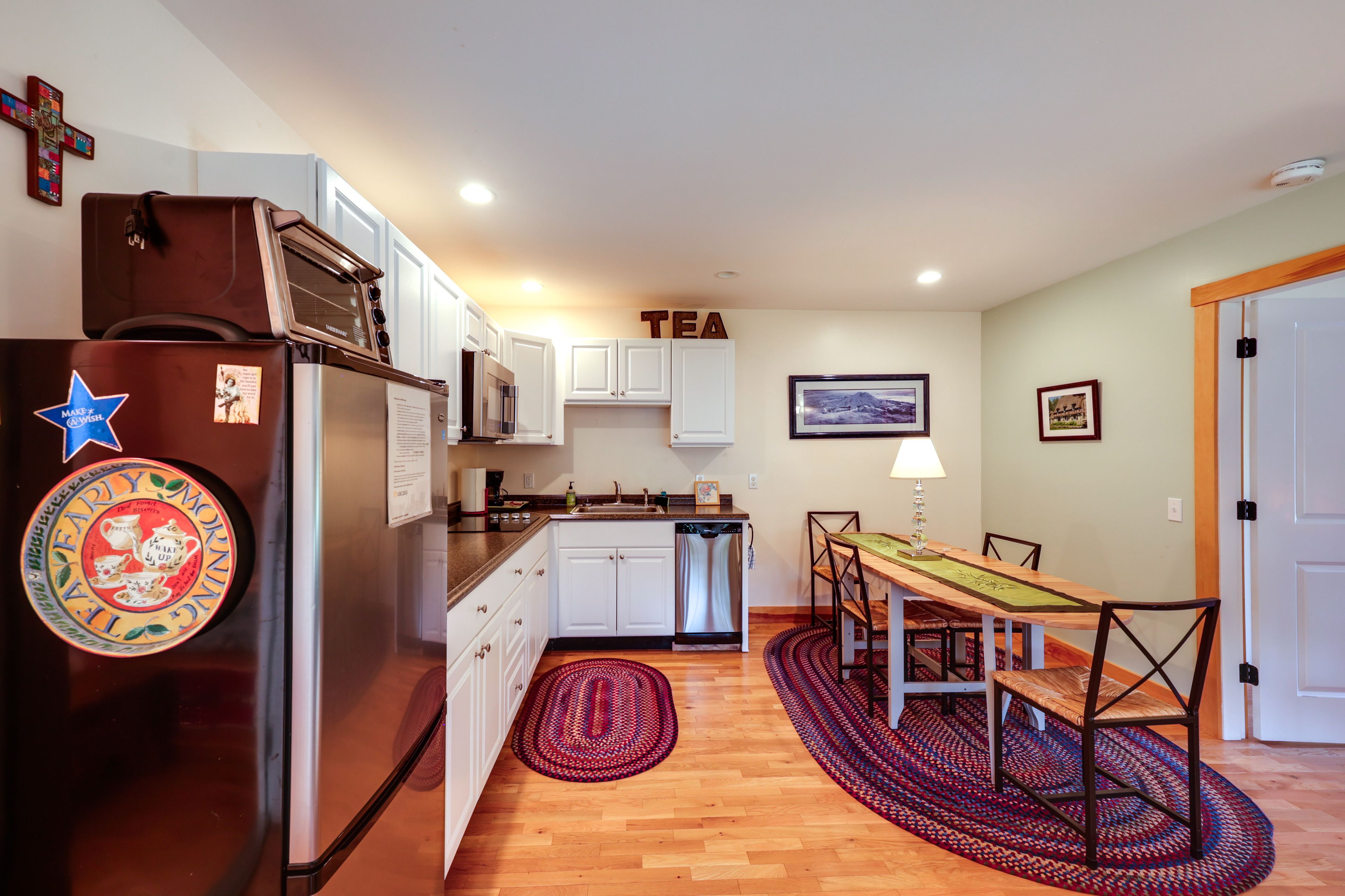 Garage Apartment Kitchenette & Dining Area | Coffee Maker | Toaster Oven