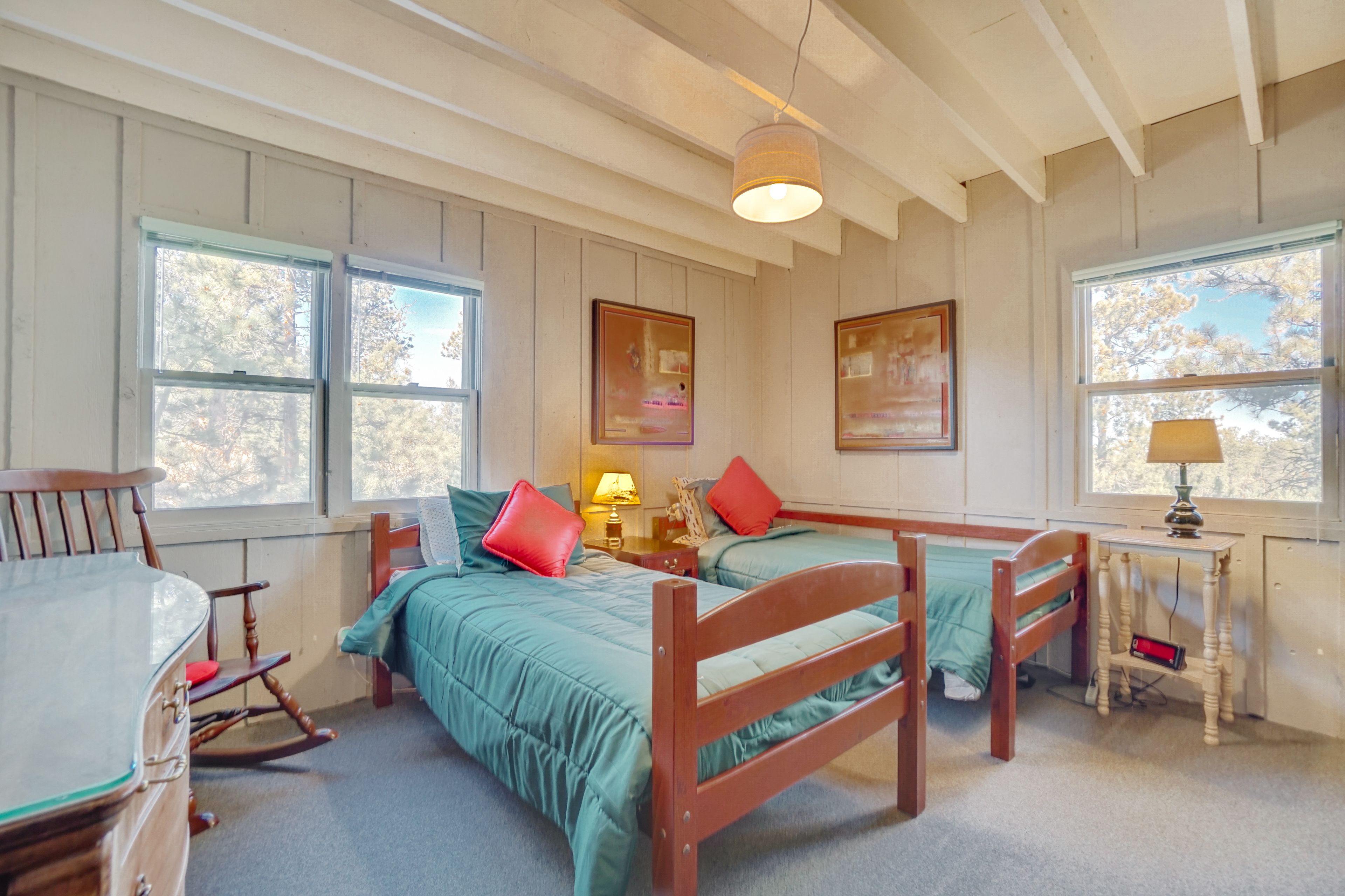 Bedroom 2 | 2 Twin Beds