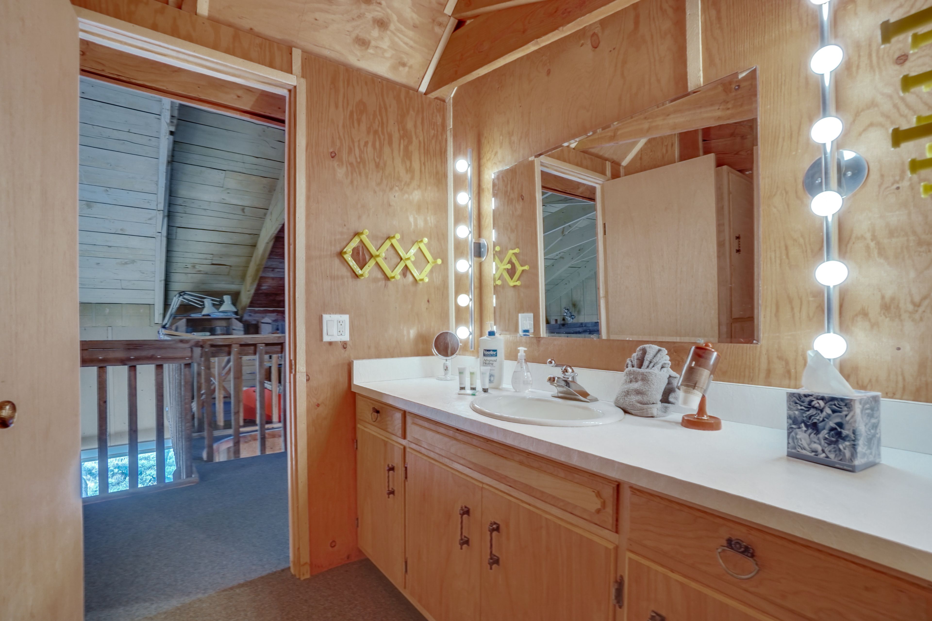 Full Bathroom | Complimentary Toiletries