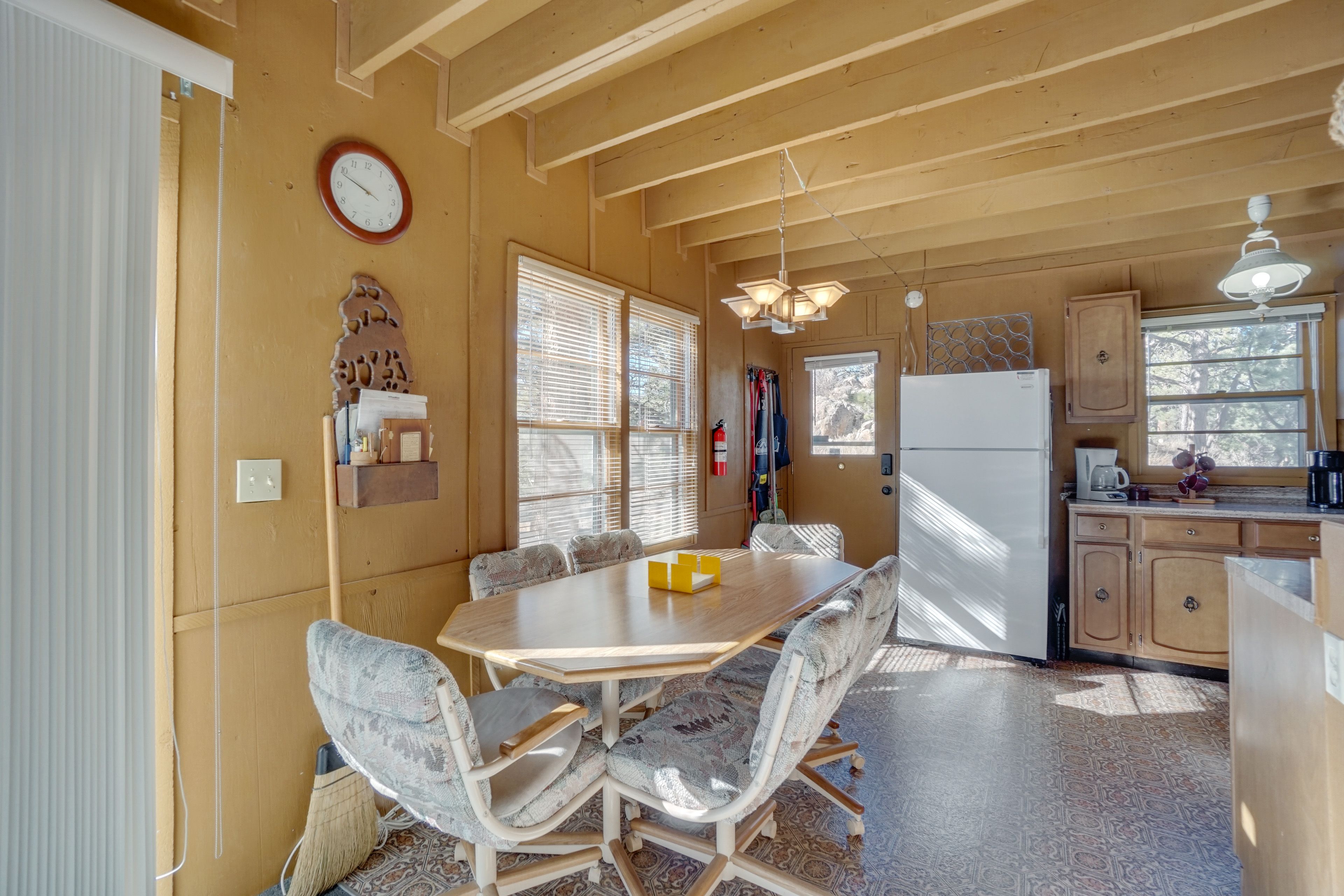 Dining Area | Dishware & Flatware Provided