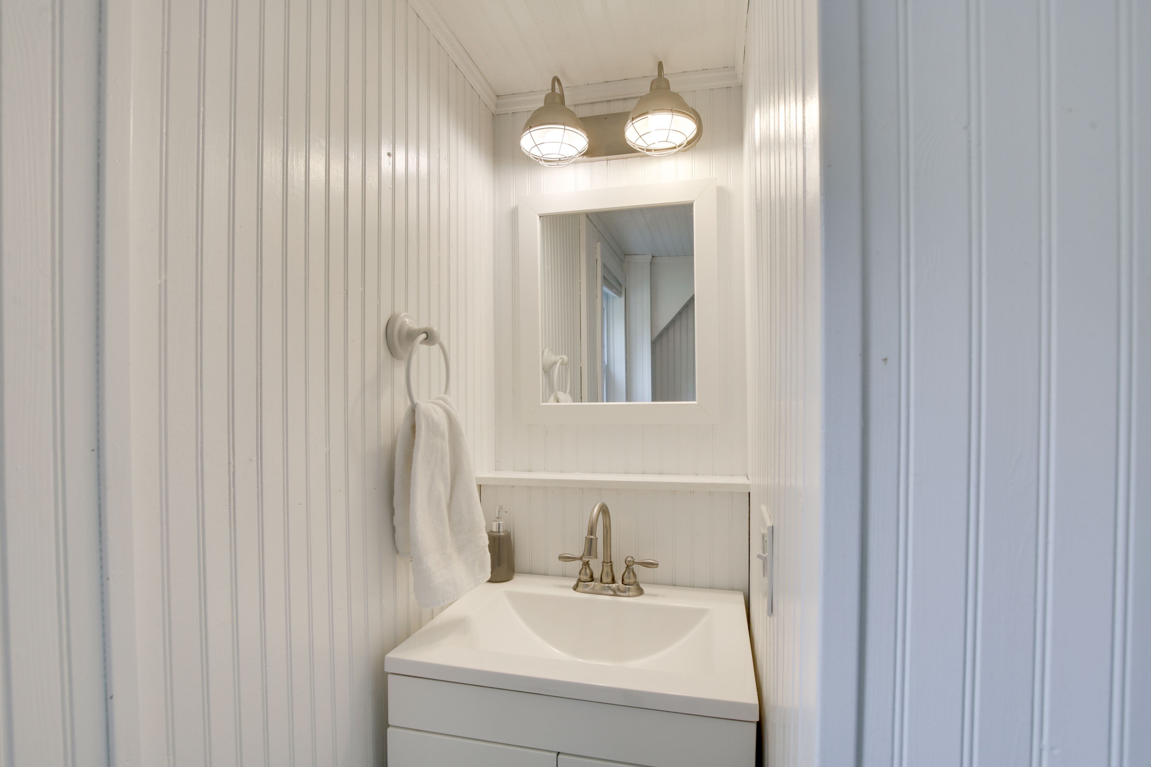 Full Bathroom | Complimentary Toiletries