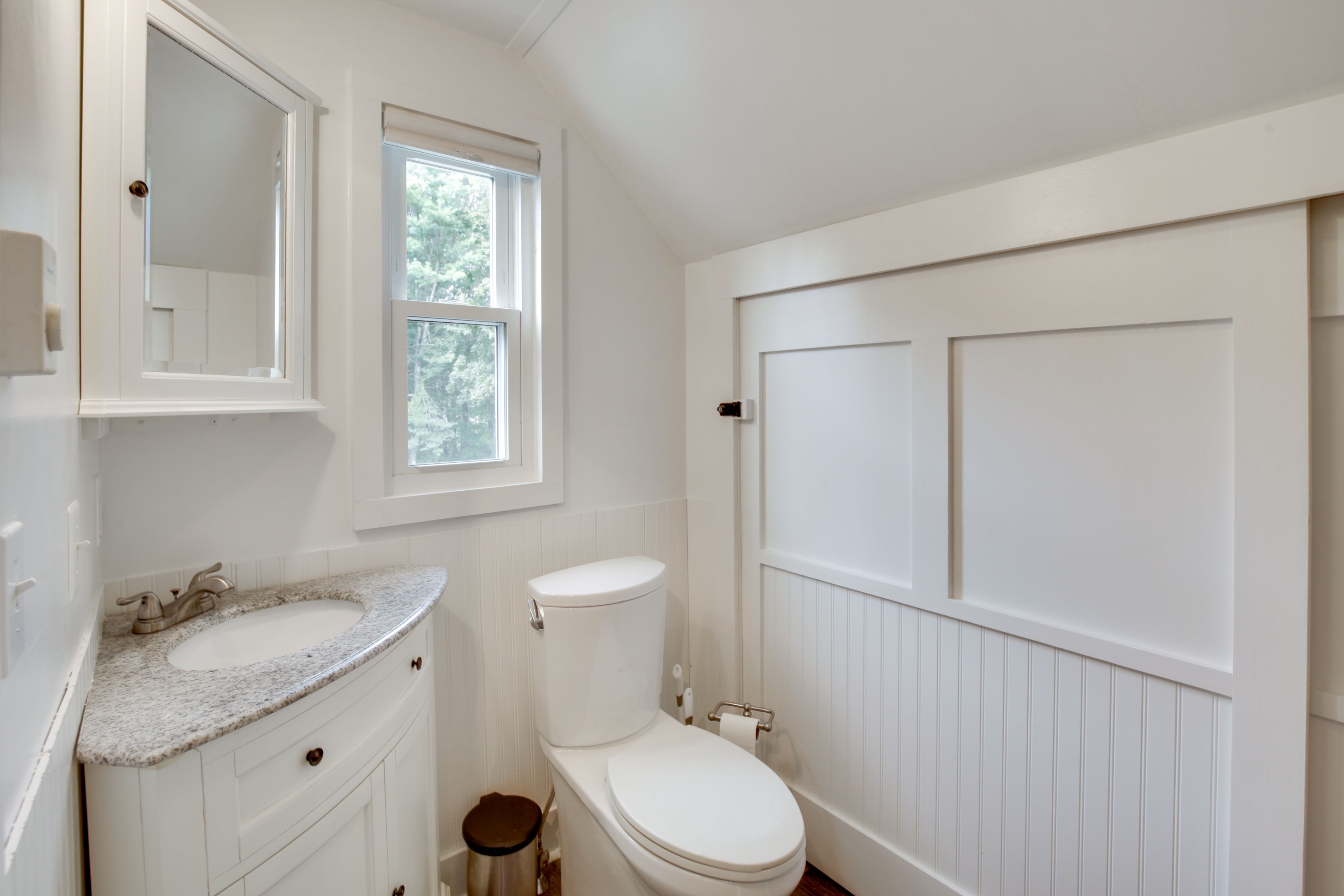 Full Bathroom | Towels Provided
