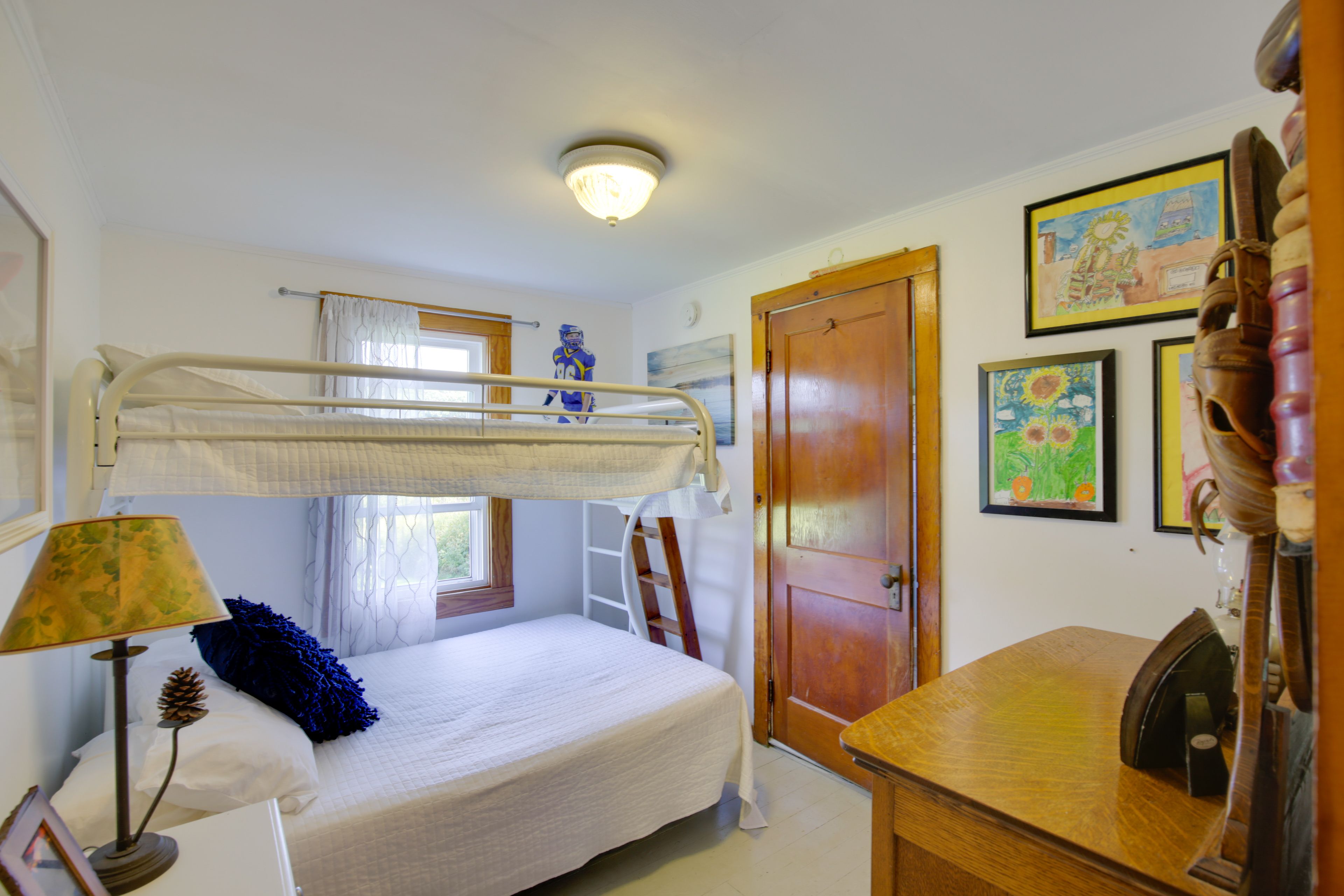 Bedroom 2 | Twin/Full Bed