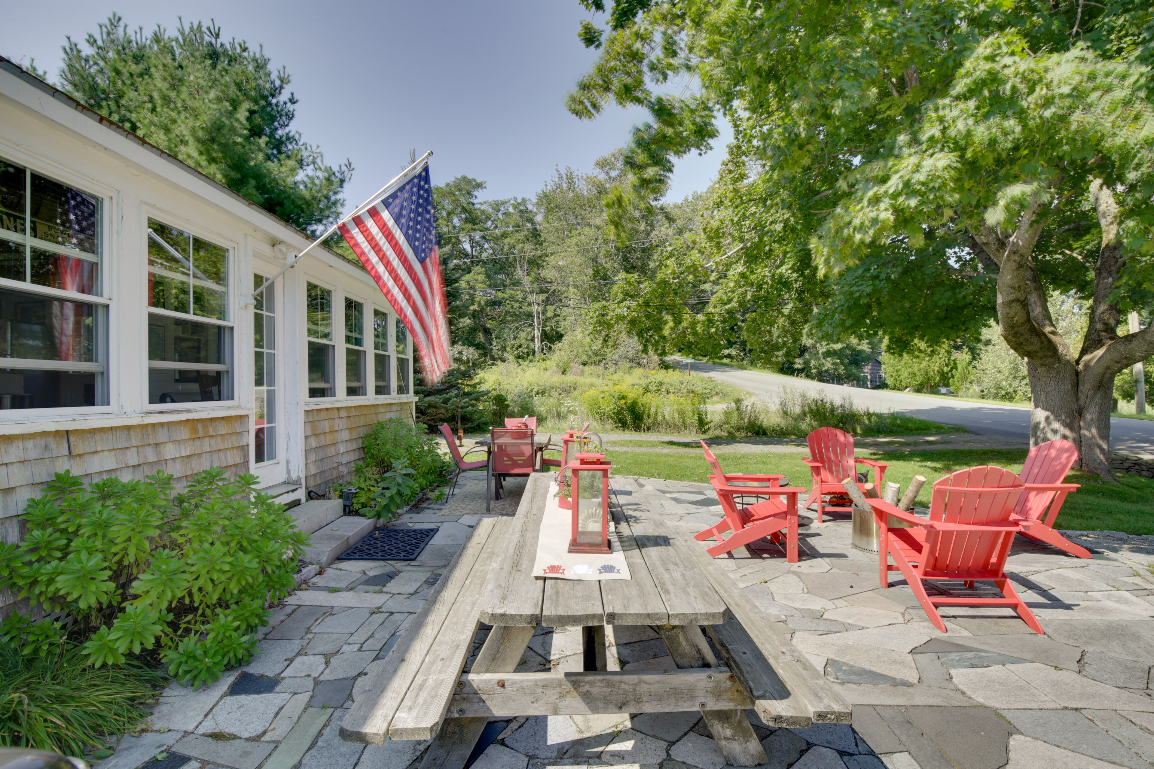 Private Patio | Outdoor Dining Area | Fire Pit