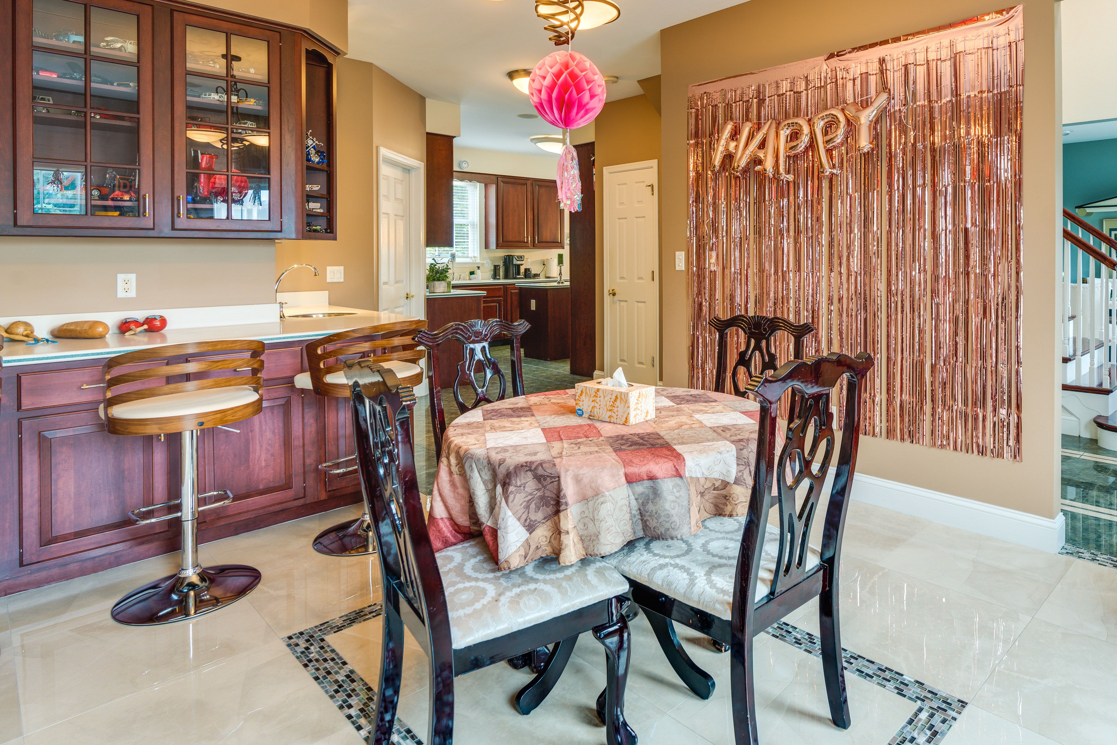 Dining Area | Full Kitchen | Wet Bar