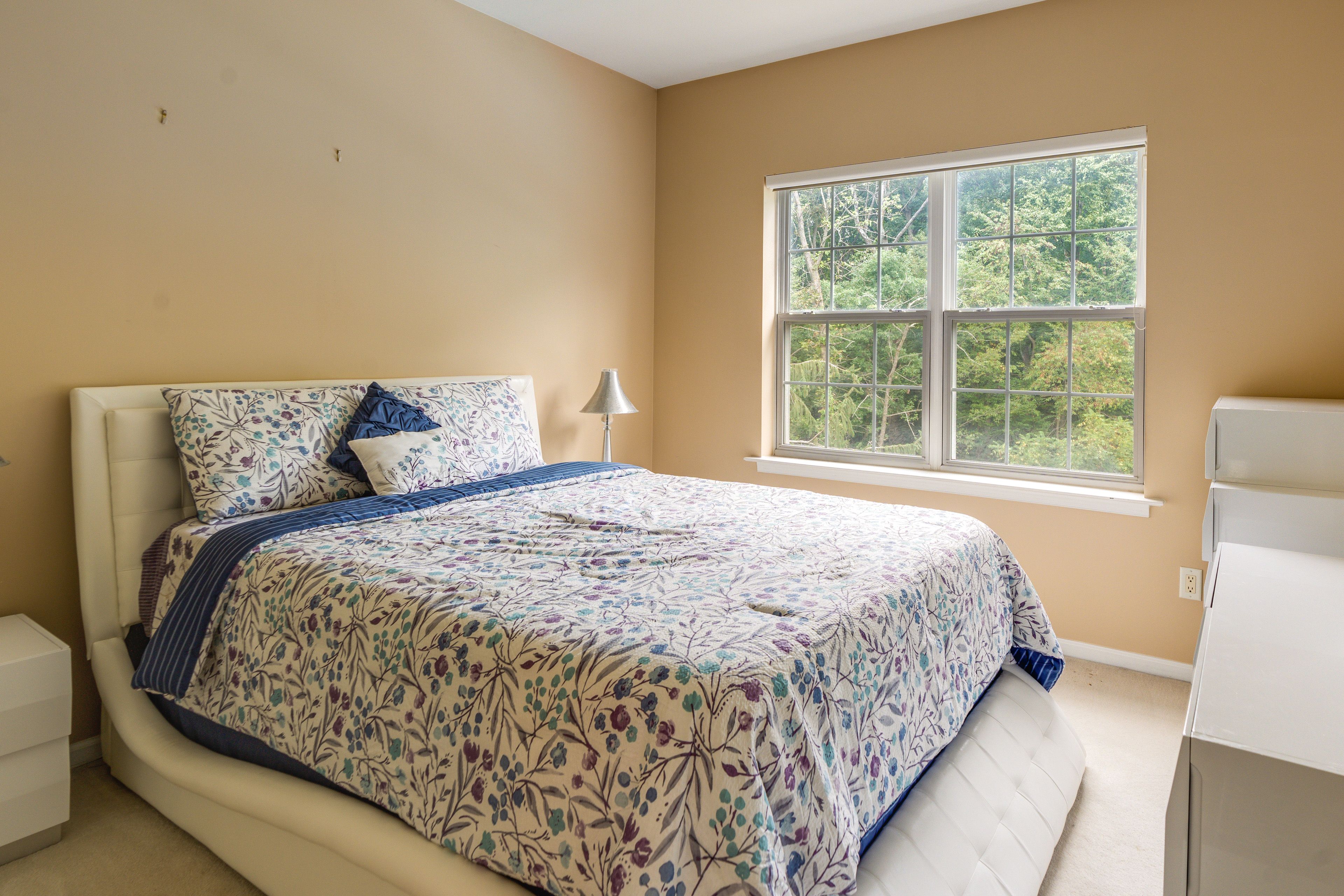 Bedroom 3 | Queen Bed