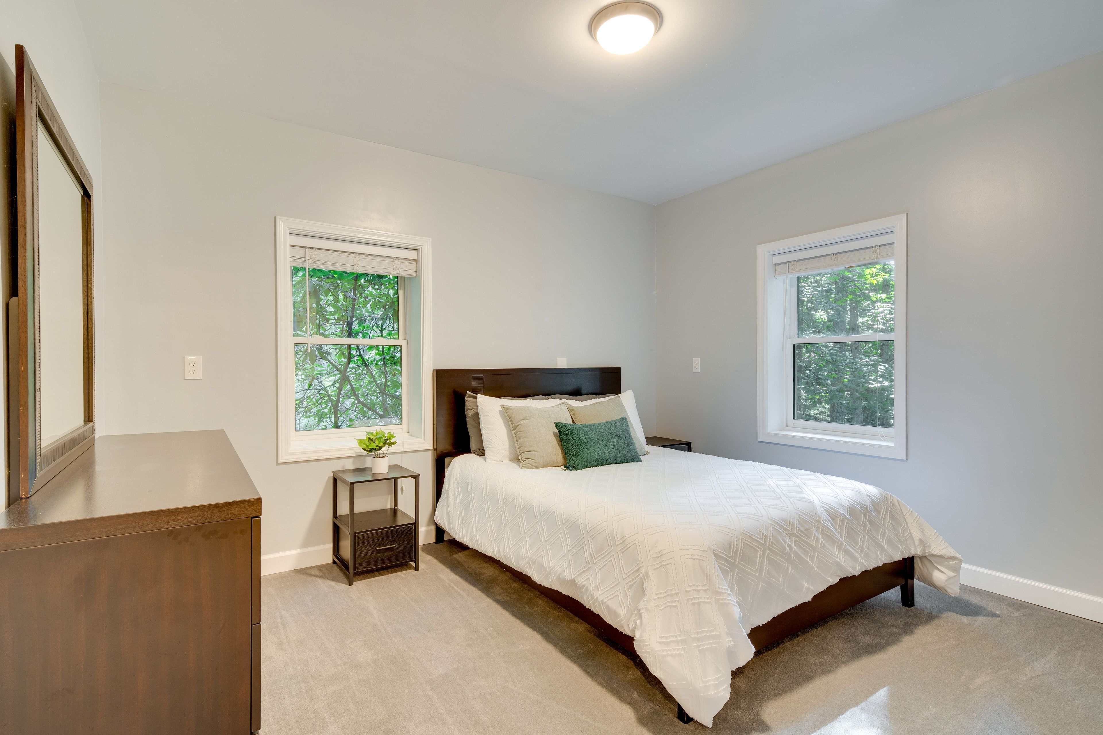 Bedroom 3 | Queen Bed | 1st Floor