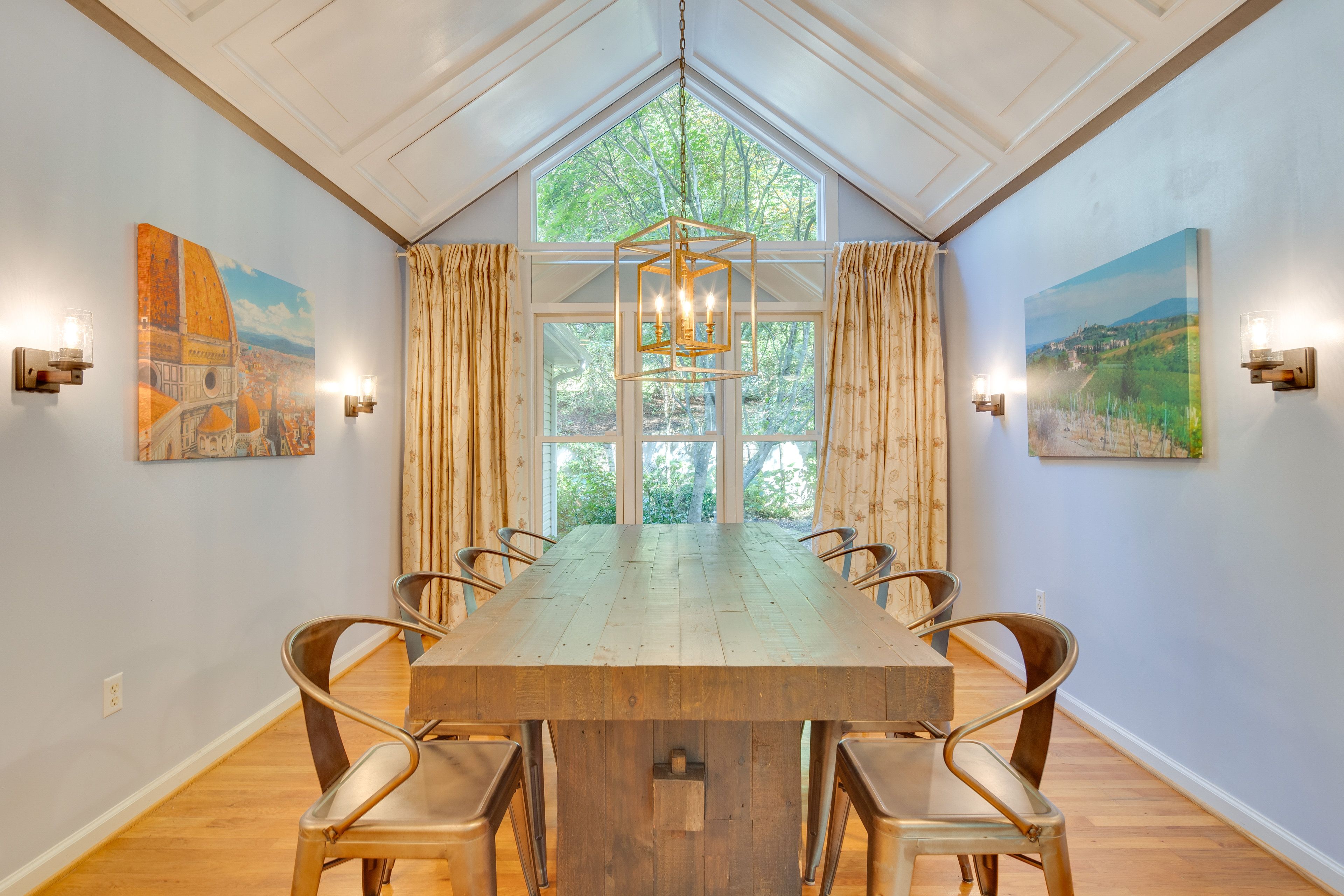 Dining Room | Dishware Provided | High Chair | 1st Floor