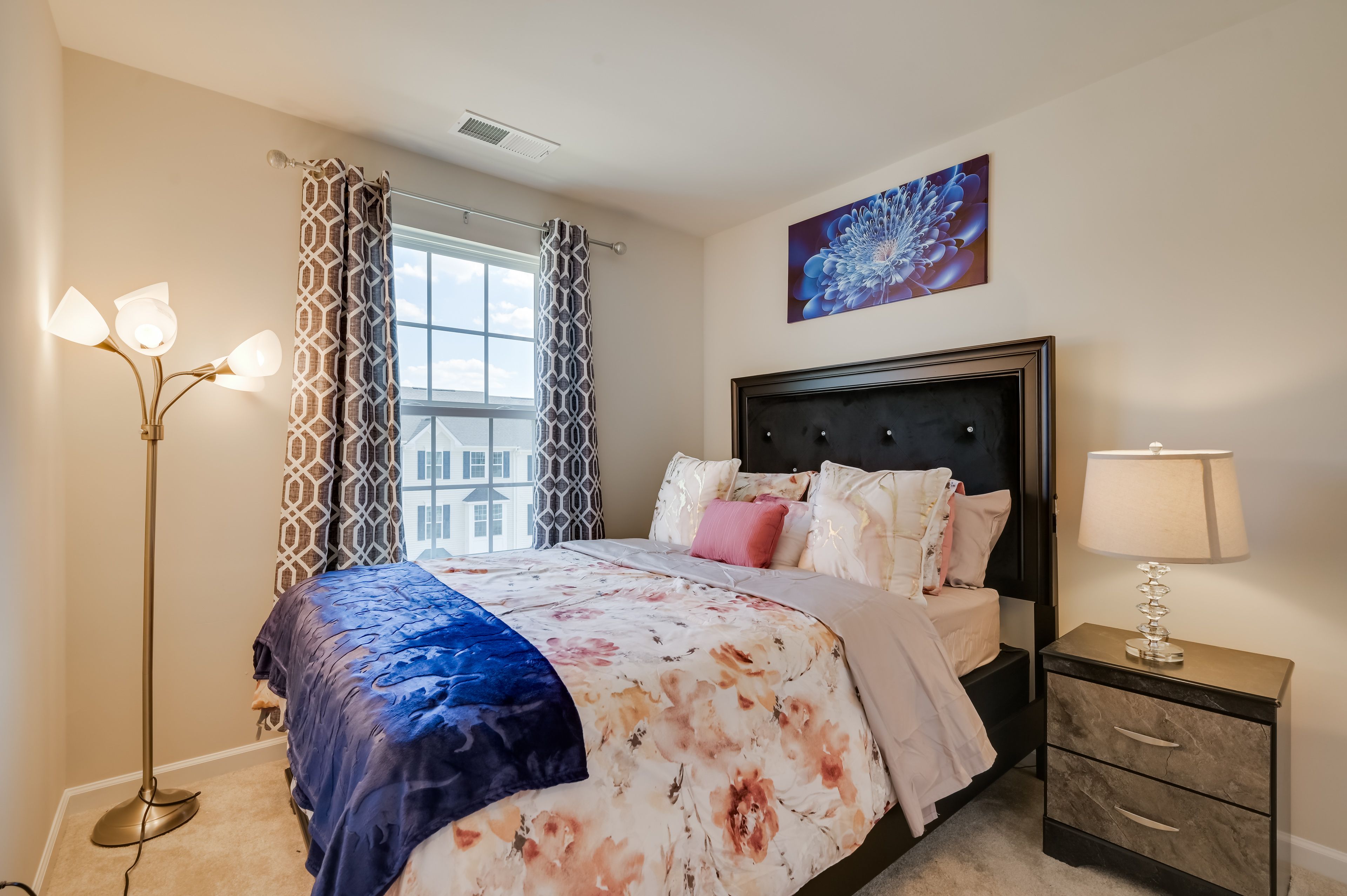 Bedroom 2 | Queen Bed