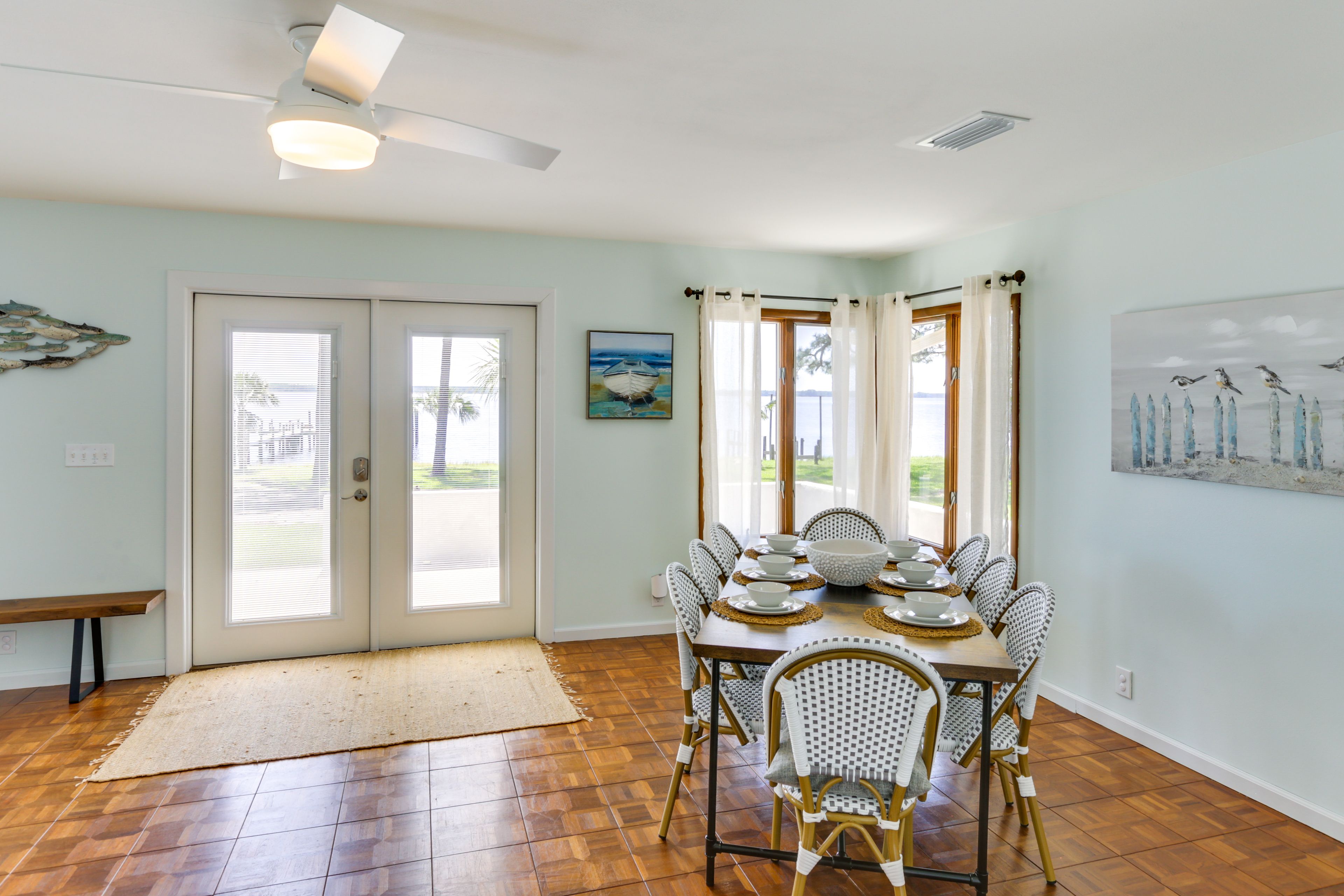 Dining Area | Dishware & Flatware Provided | Central A/C & Heating