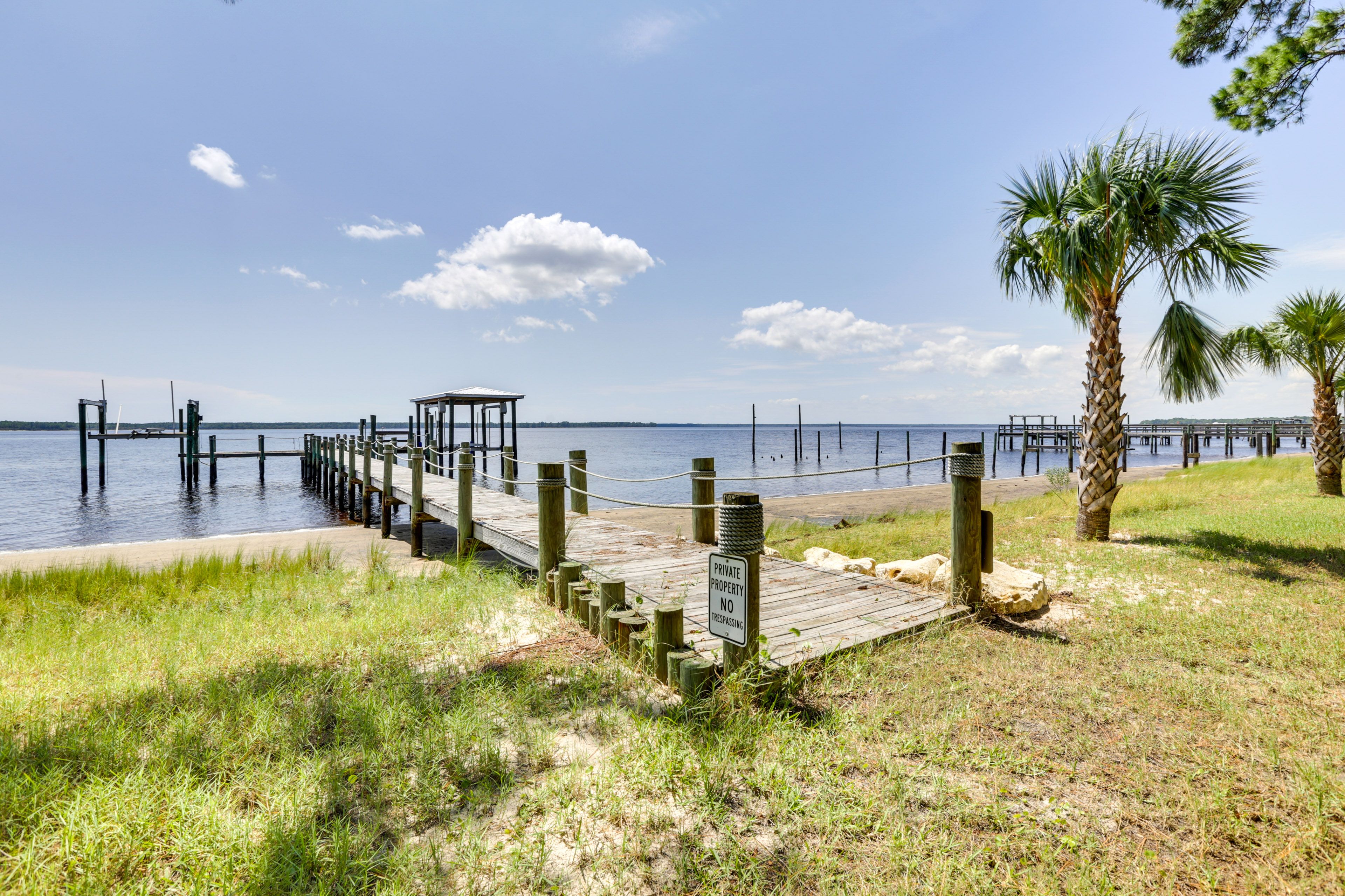 Private Boat Dock | Fish Cleaning Station | Private Beach