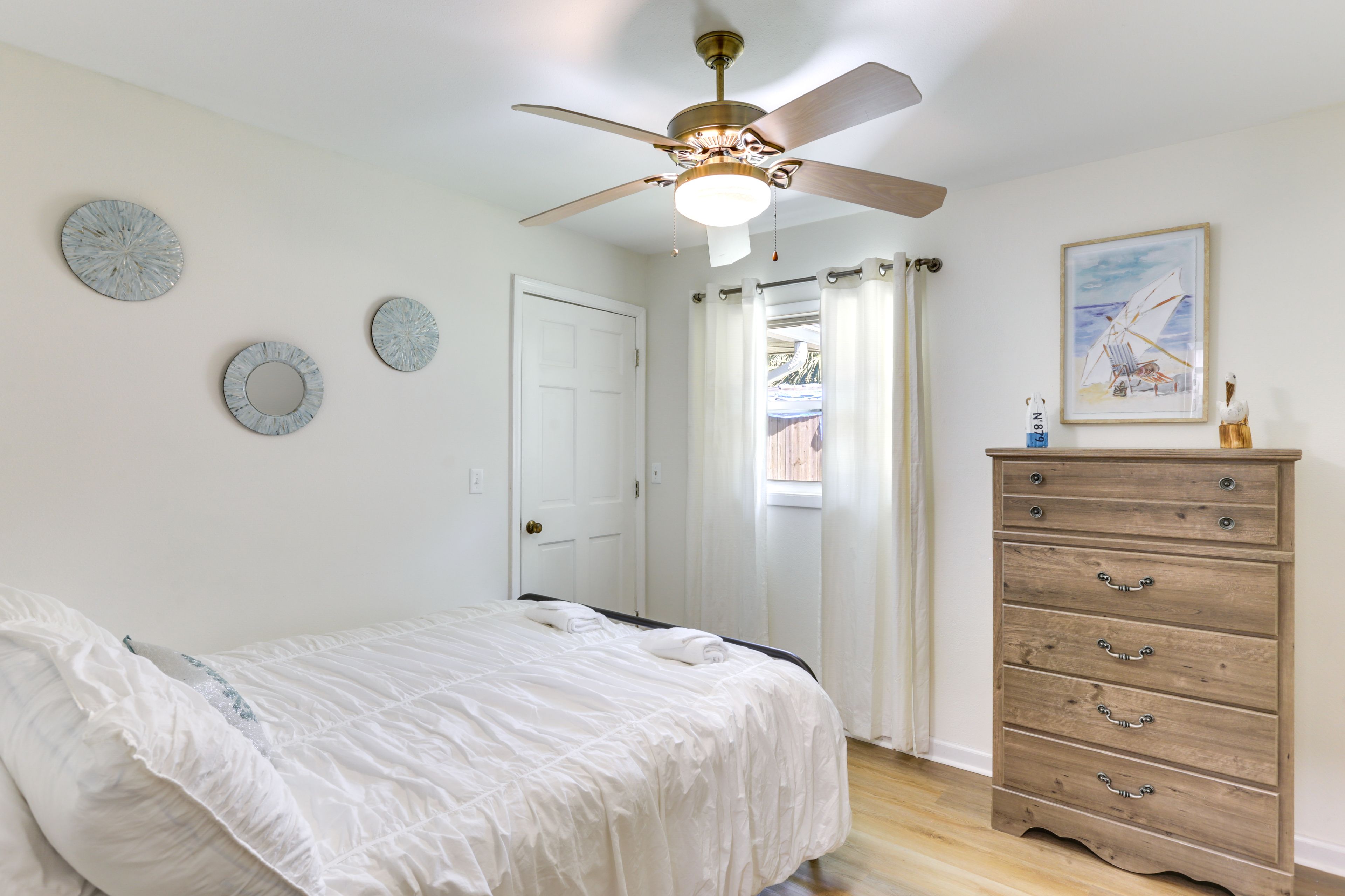 Bedroom 2 | Queen Bed