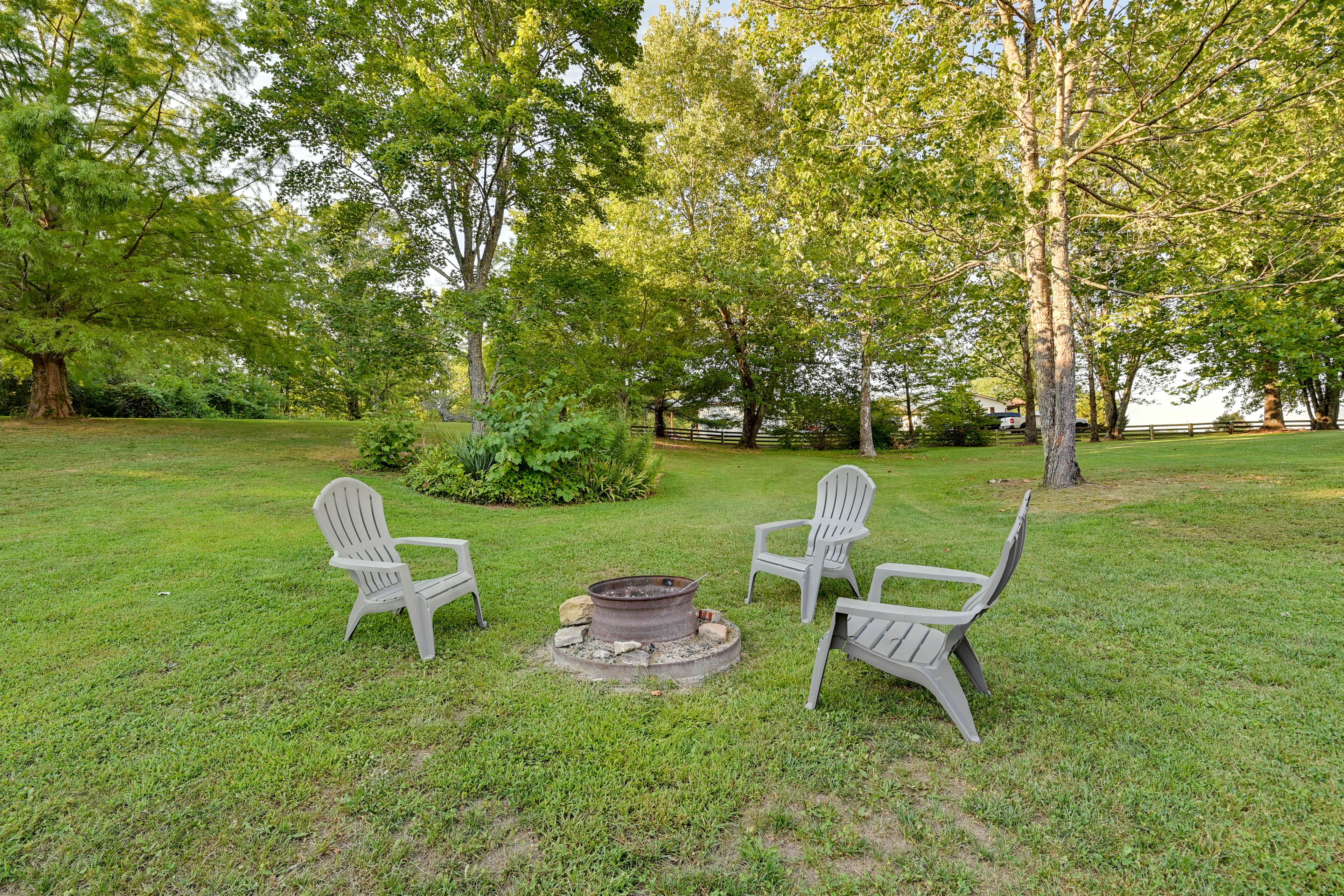 10-Acre Property | Fire Pit (Wood Provided)