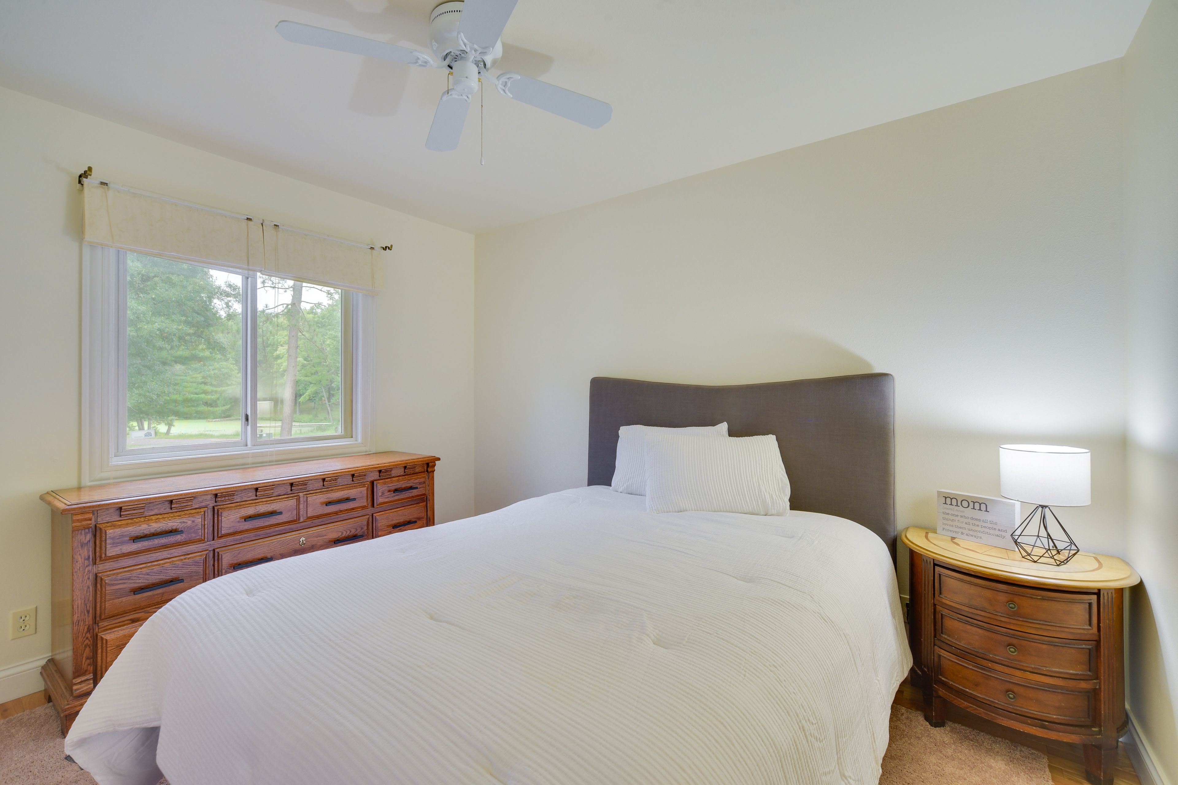 Bedroom 2 | Queen Bed