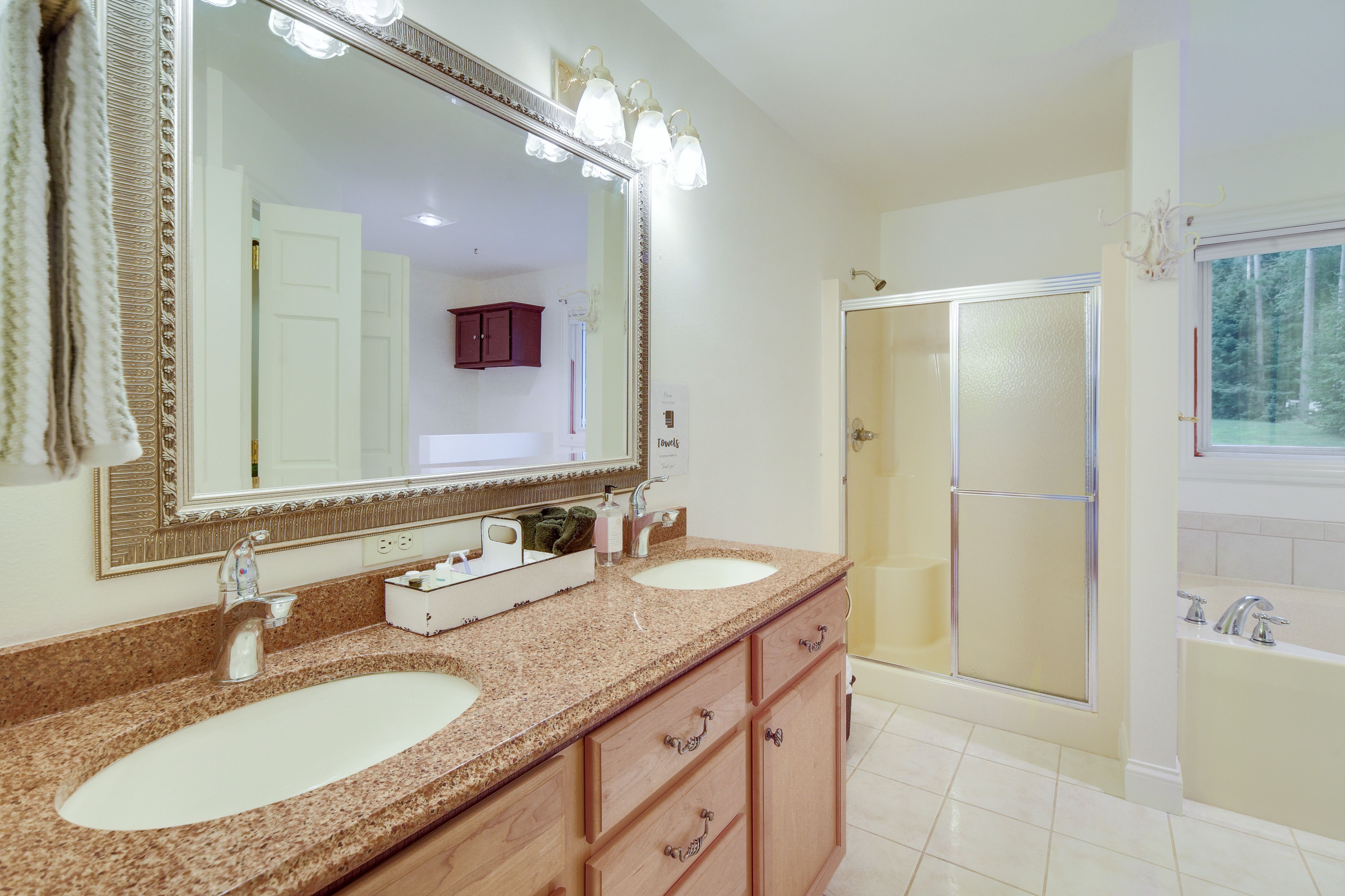 En-Suite Bathroom