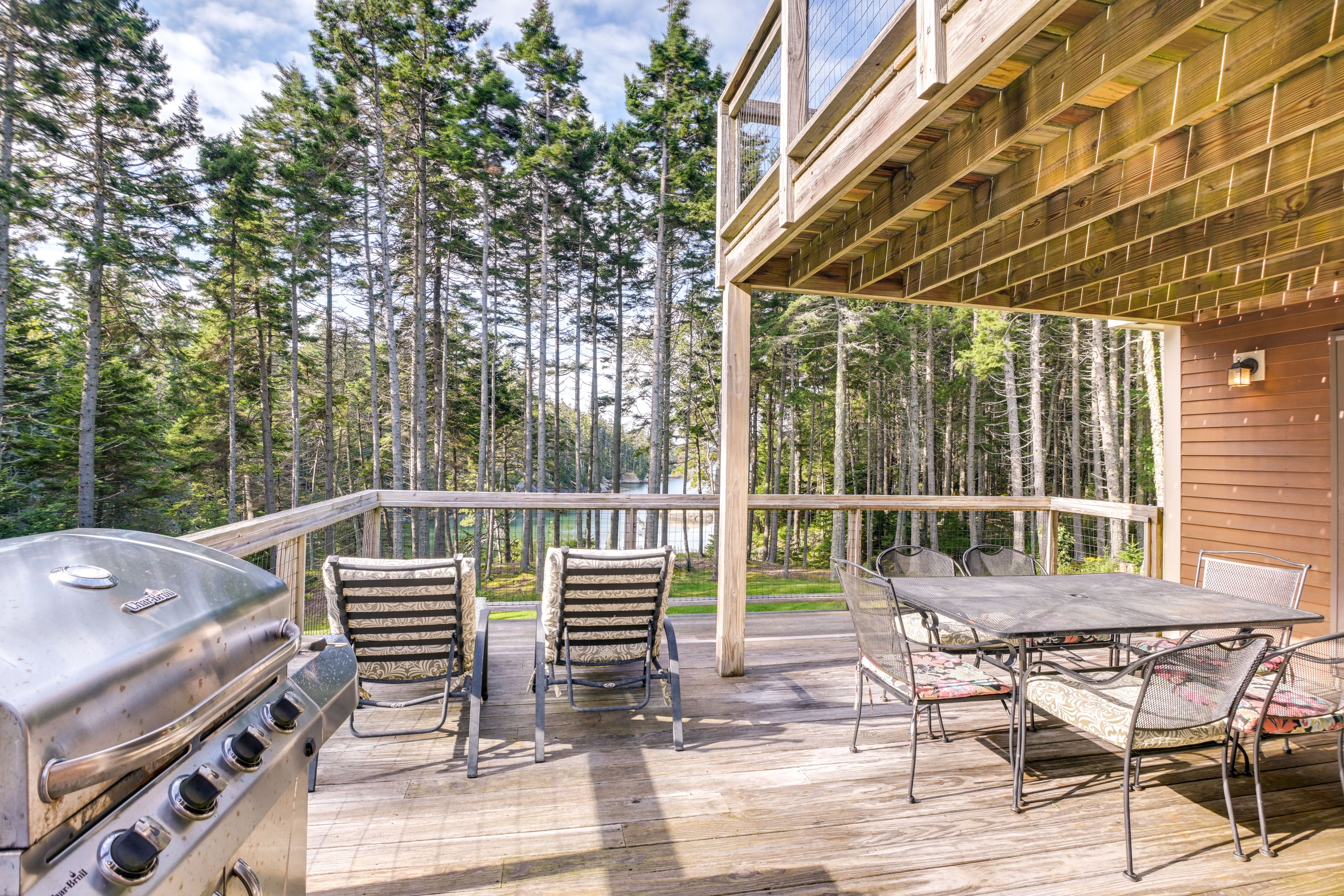 Deck | Grill | Outdoor Seating