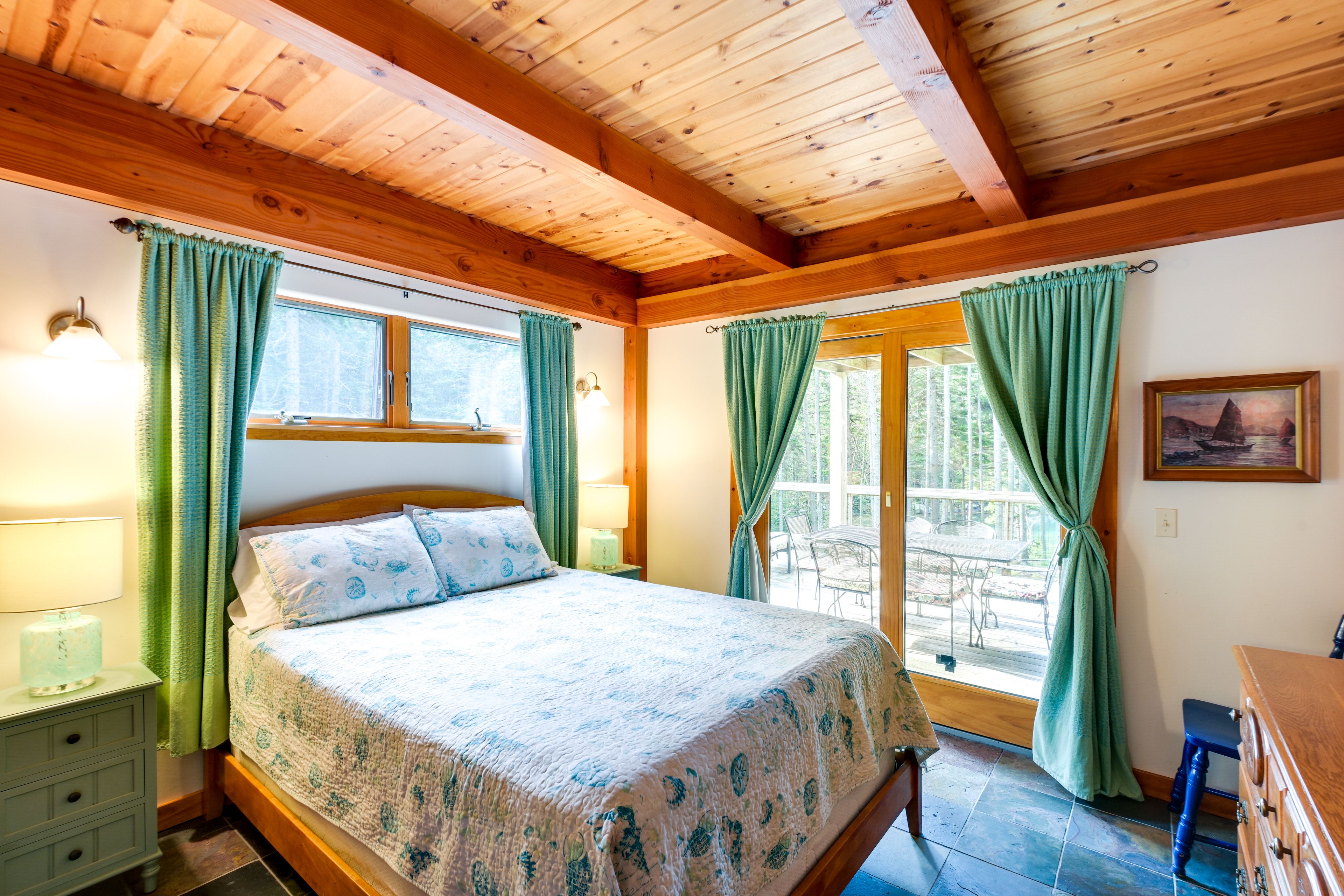 Bedroom 2 | Queen Bed