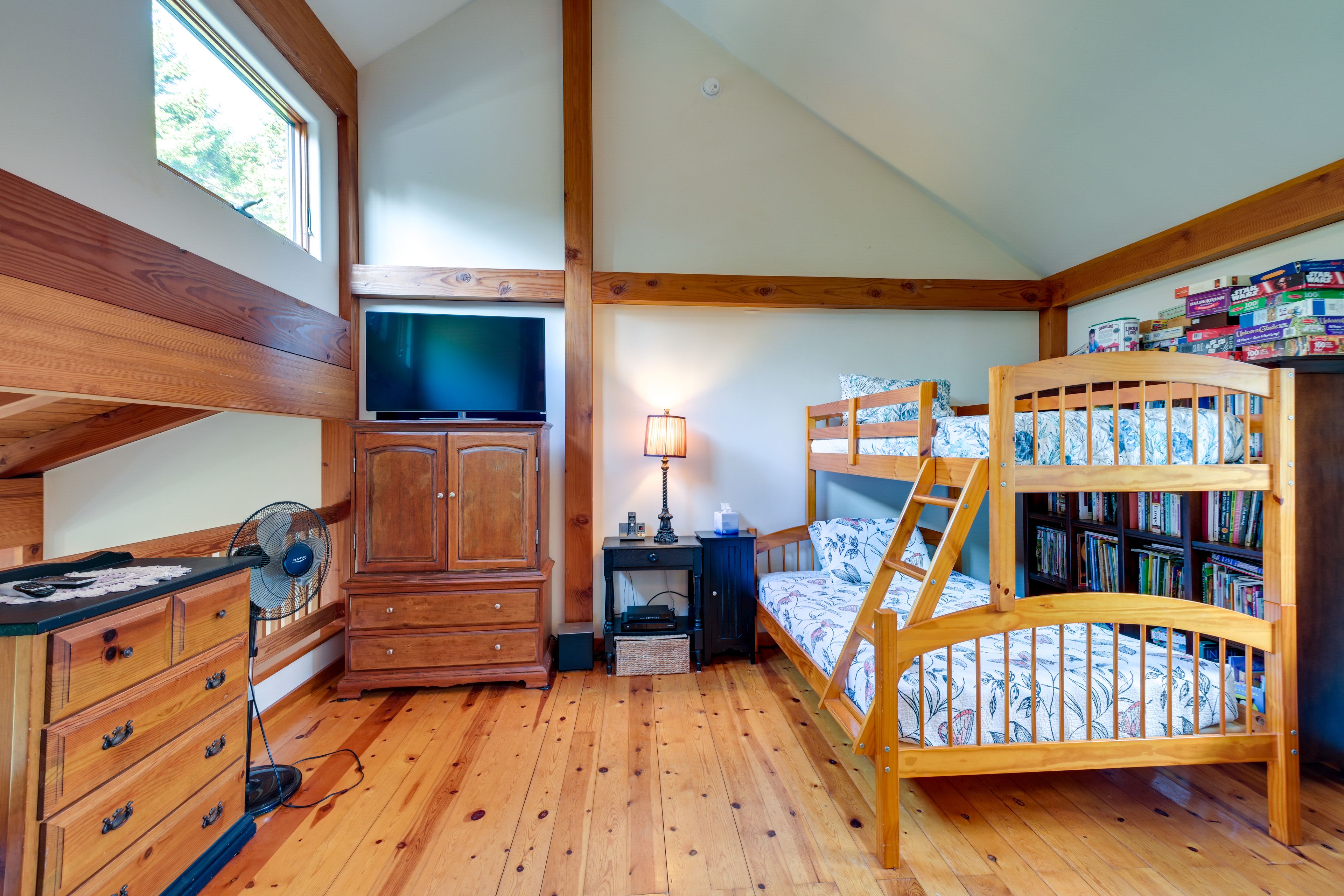 Loft | Twin/Full Bunk Bed