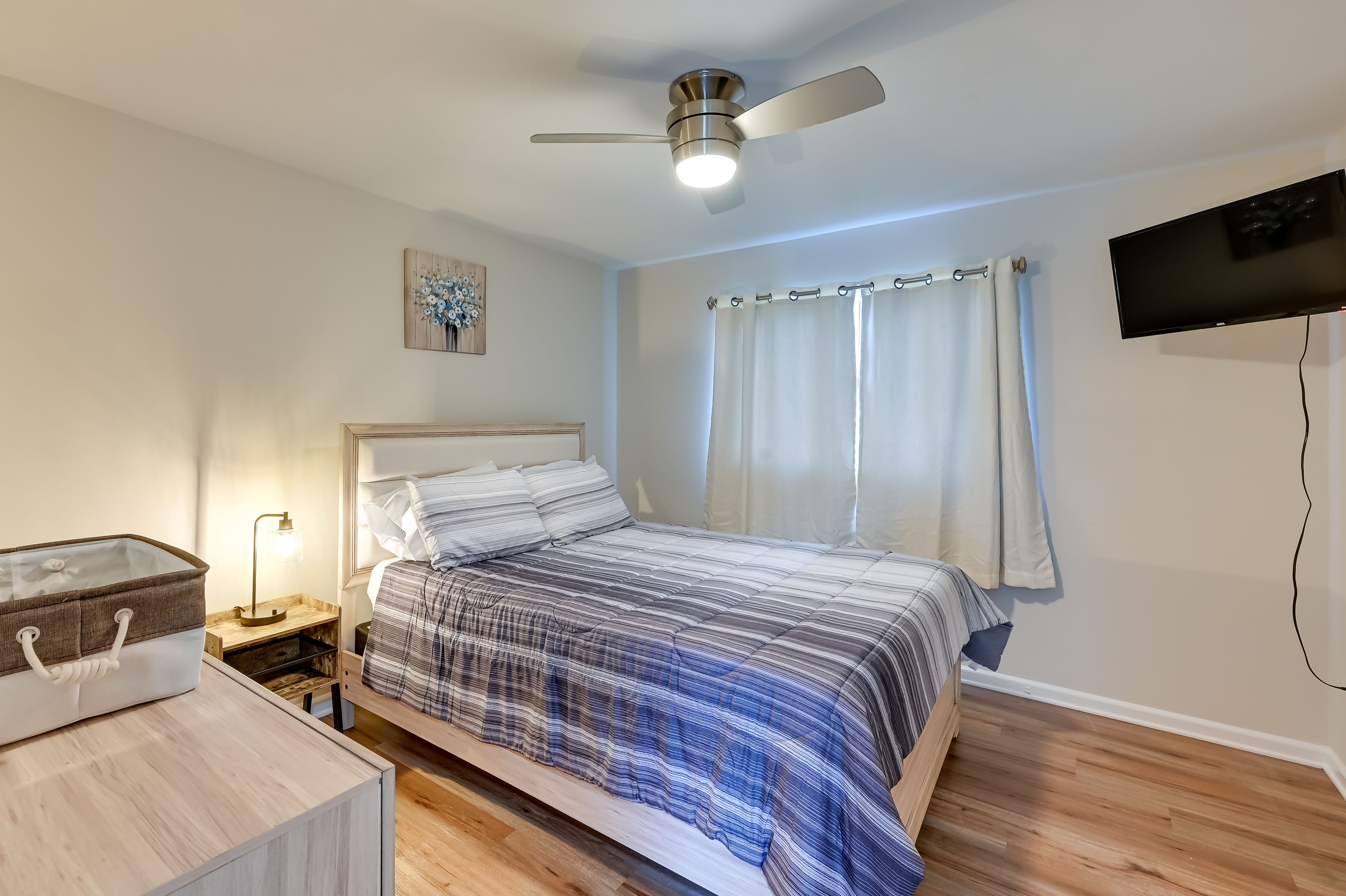 Bedroom 2 | Queen Bed